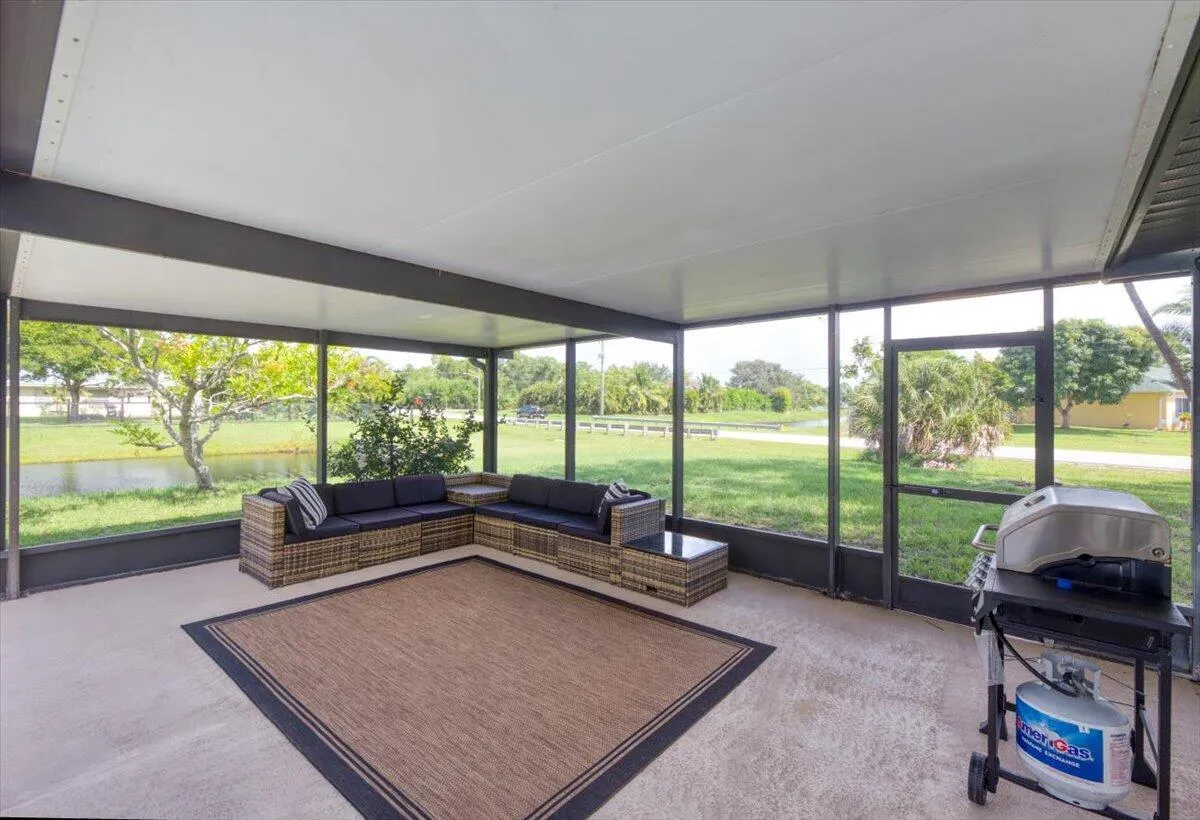 2400 SE Charleston Drive