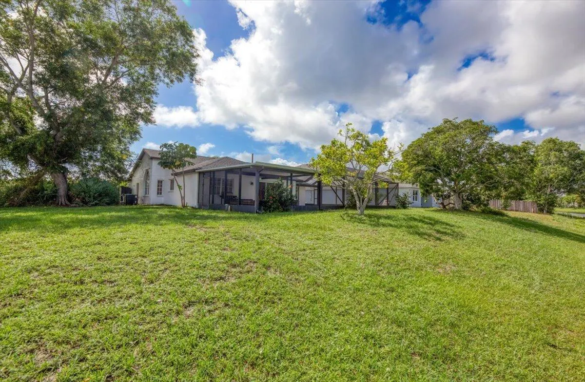 2400 SE Charleston Drive