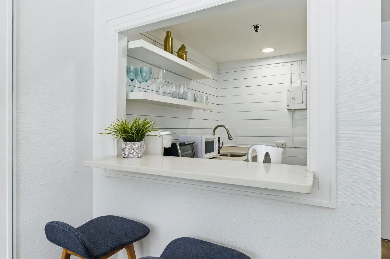 235 Sunrise Avenue, #2259