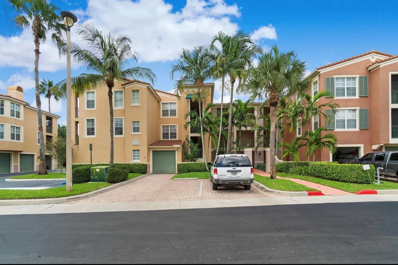 11770 Saint Andrews Place, #102
