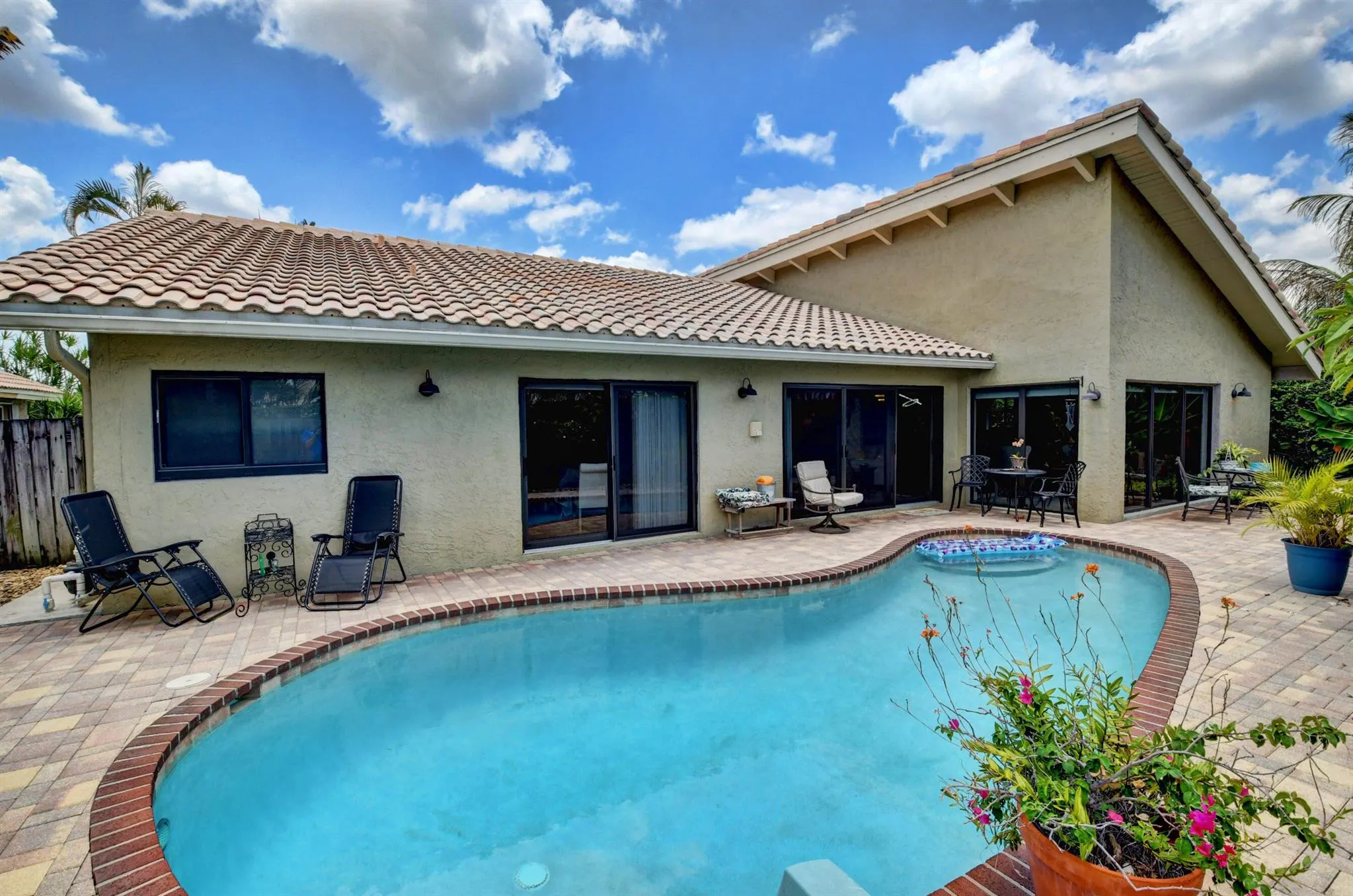 5850 Vista Linda Lane