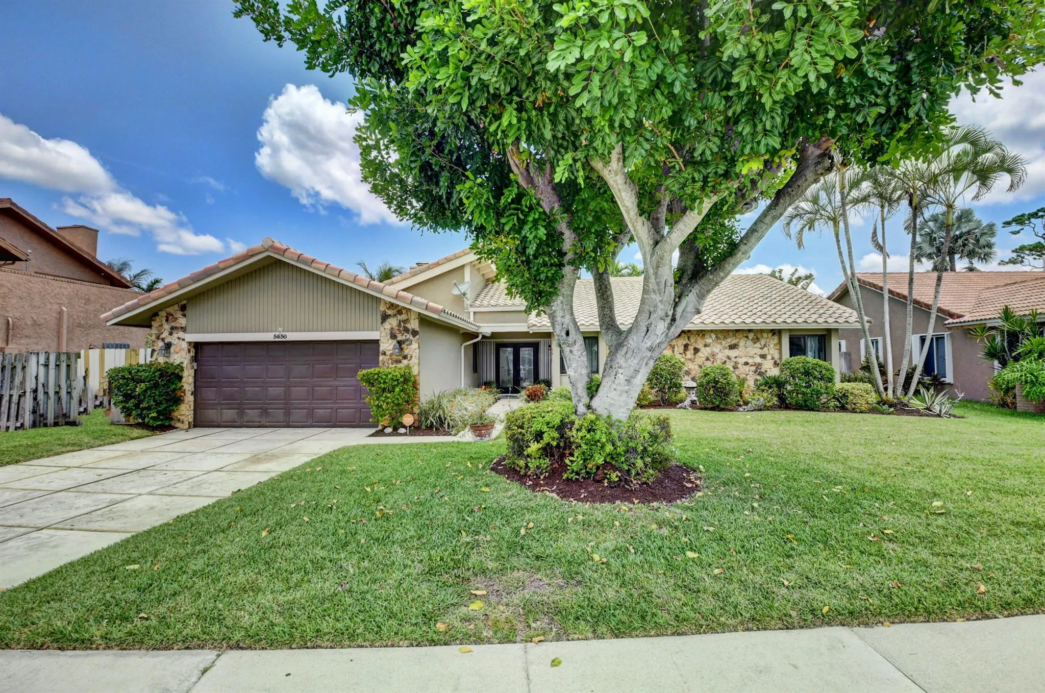 5850 Vista Linda Lane