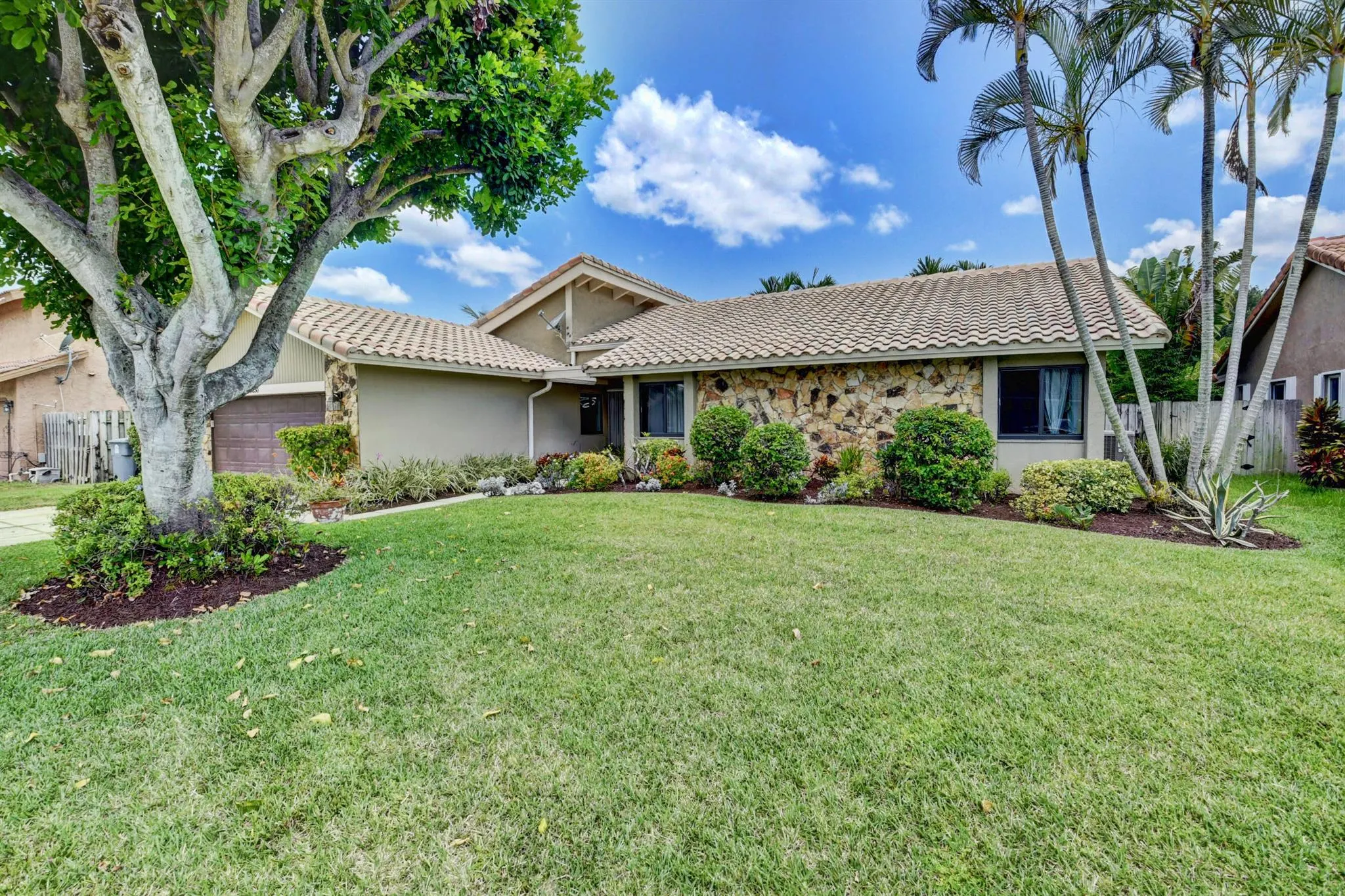 5850 Vista Linda Lane