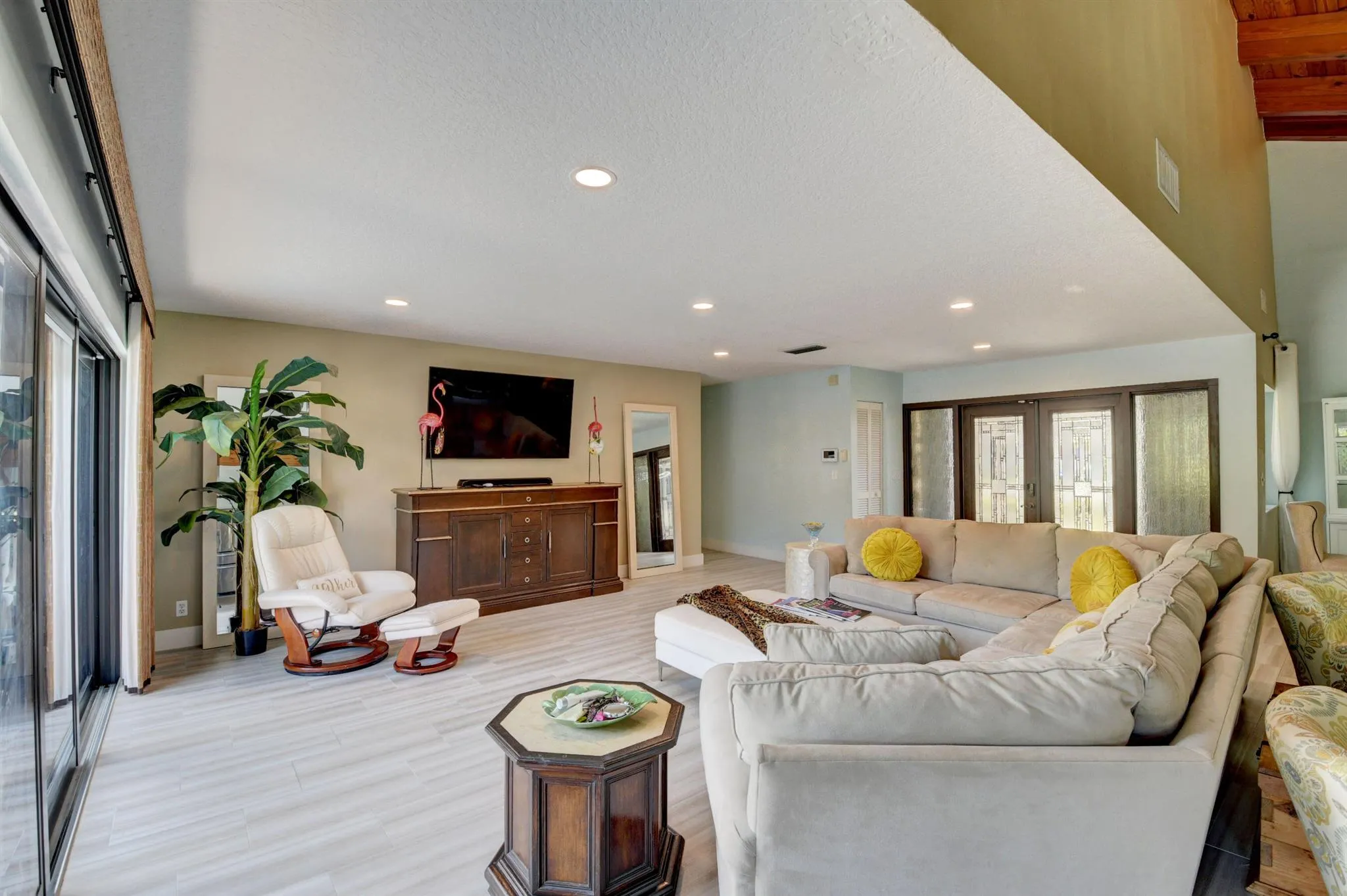 5850 Vista Linda Lane