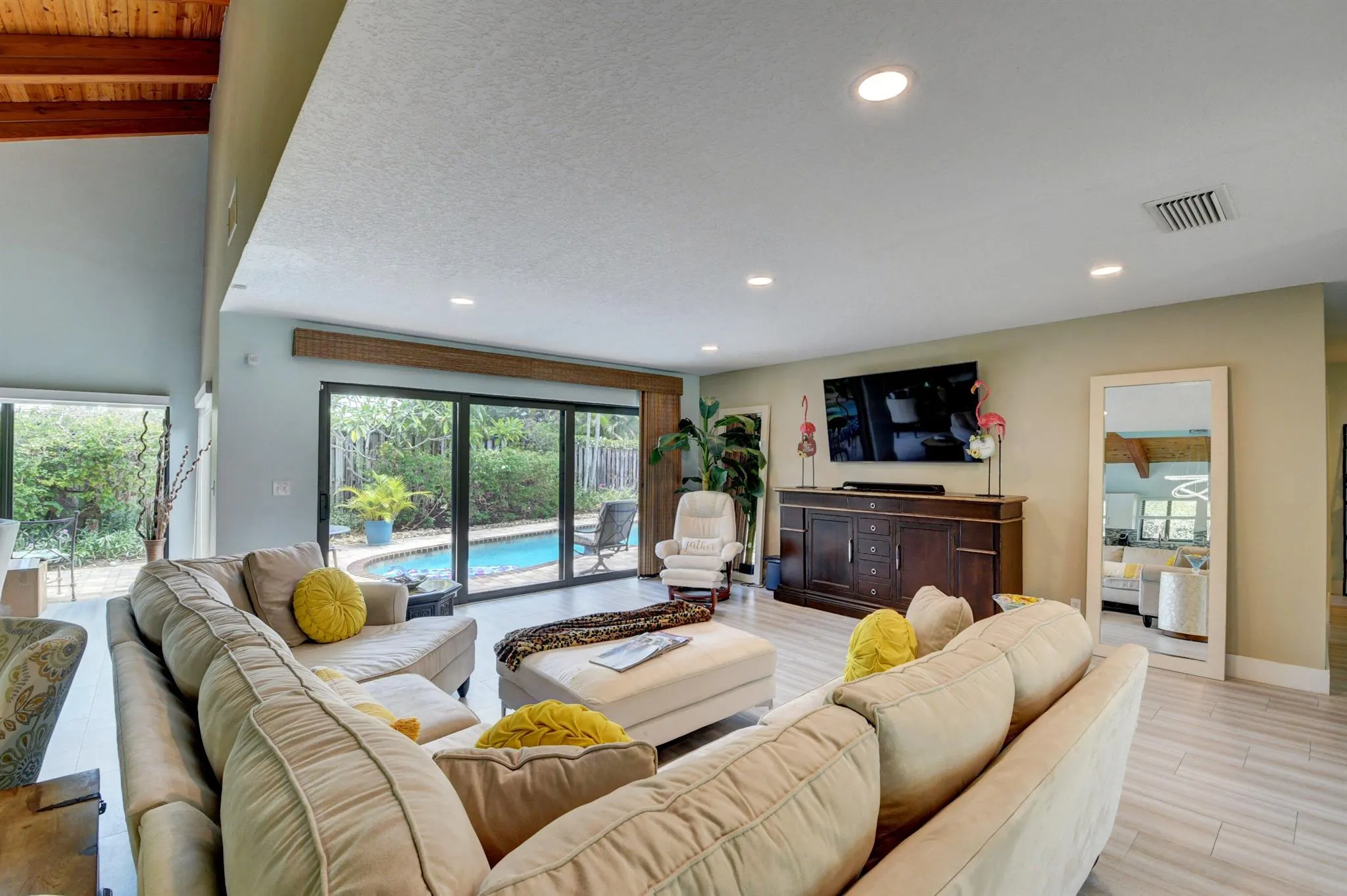 5850 Vista Linda Lane
