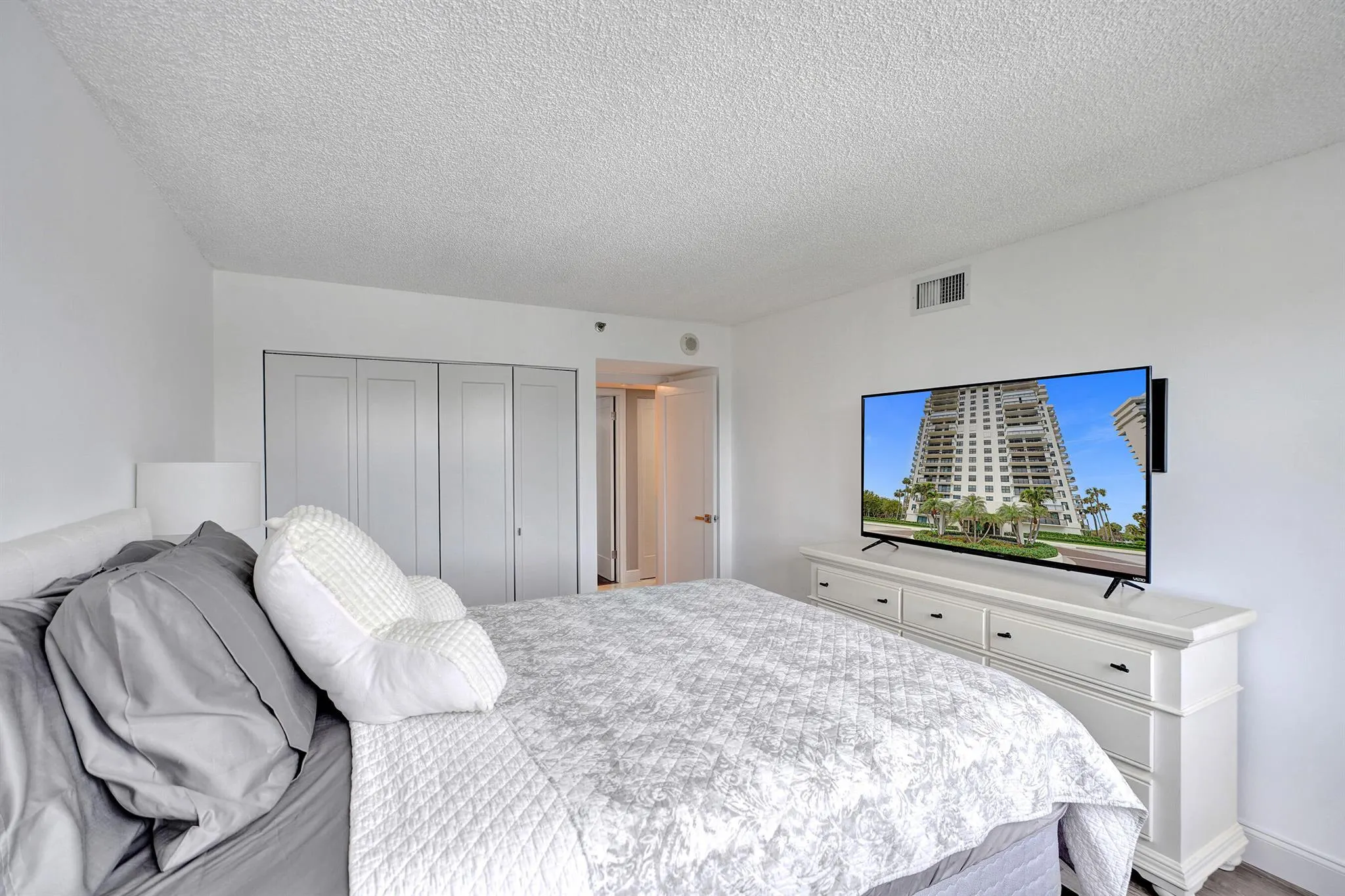 2001 N Ocean Boulevard, #305
