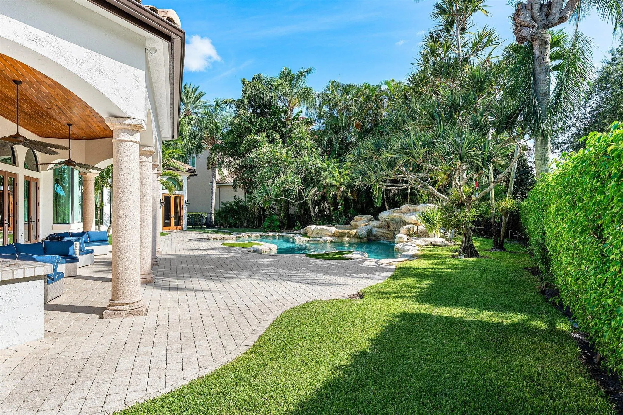 207 Grand Pointe Drive