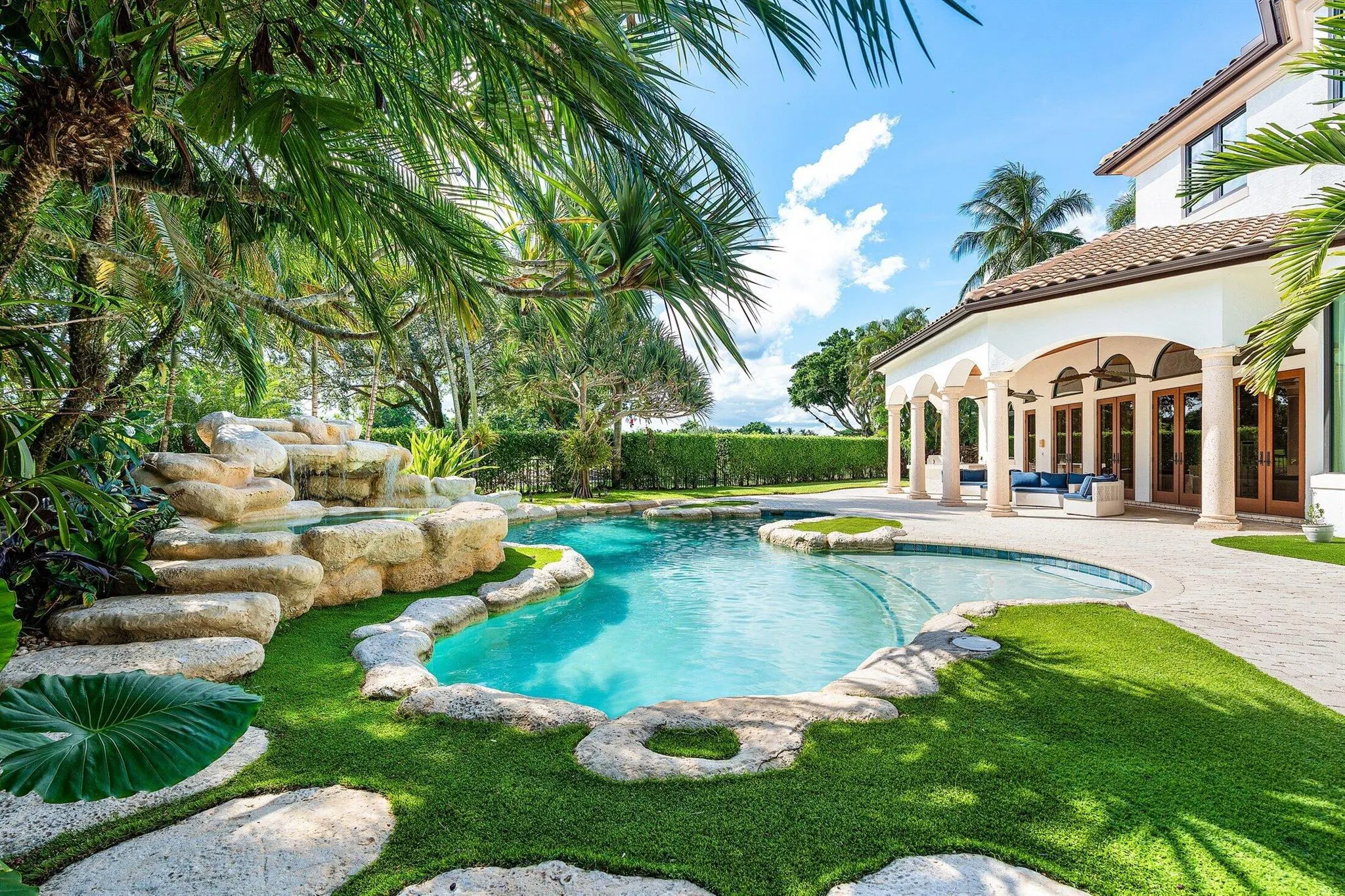 207 Grand Pointe Drive