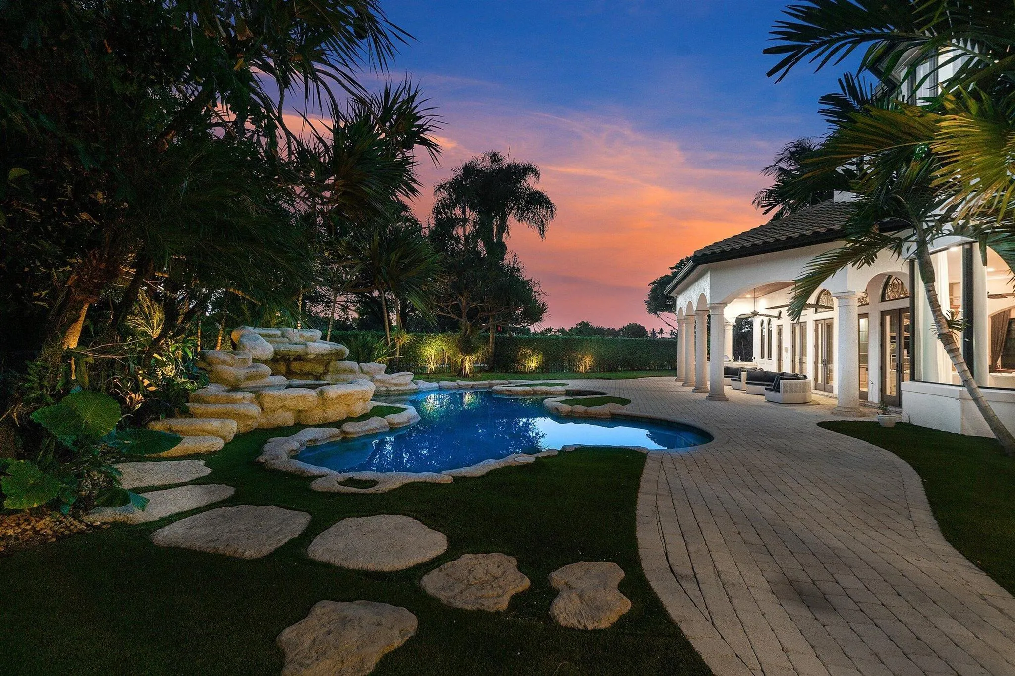 207 Grand Pointe Drive