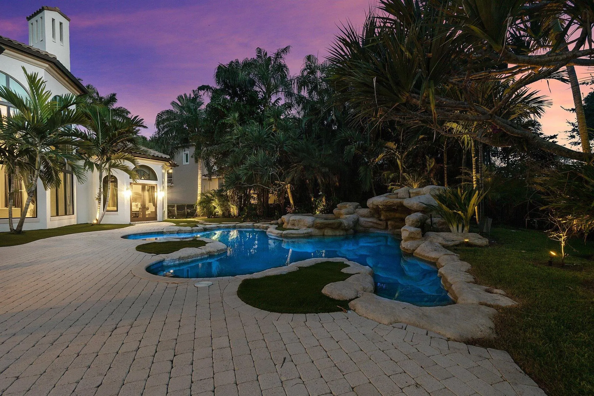 207 Grand Pointe Drive