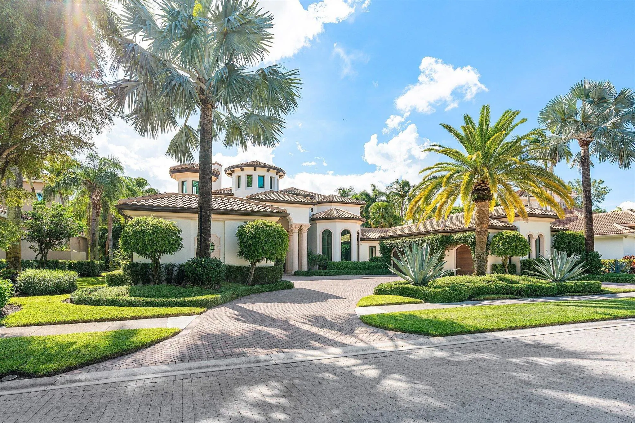 207 Grand Pointe Drive