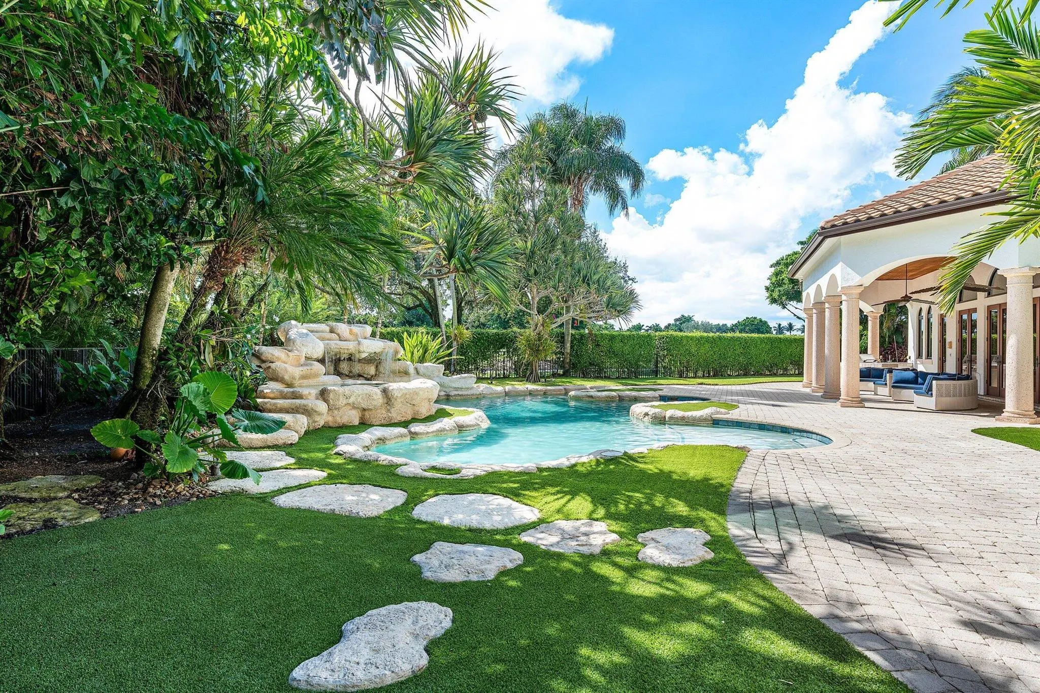207 Grand Pointe Drive