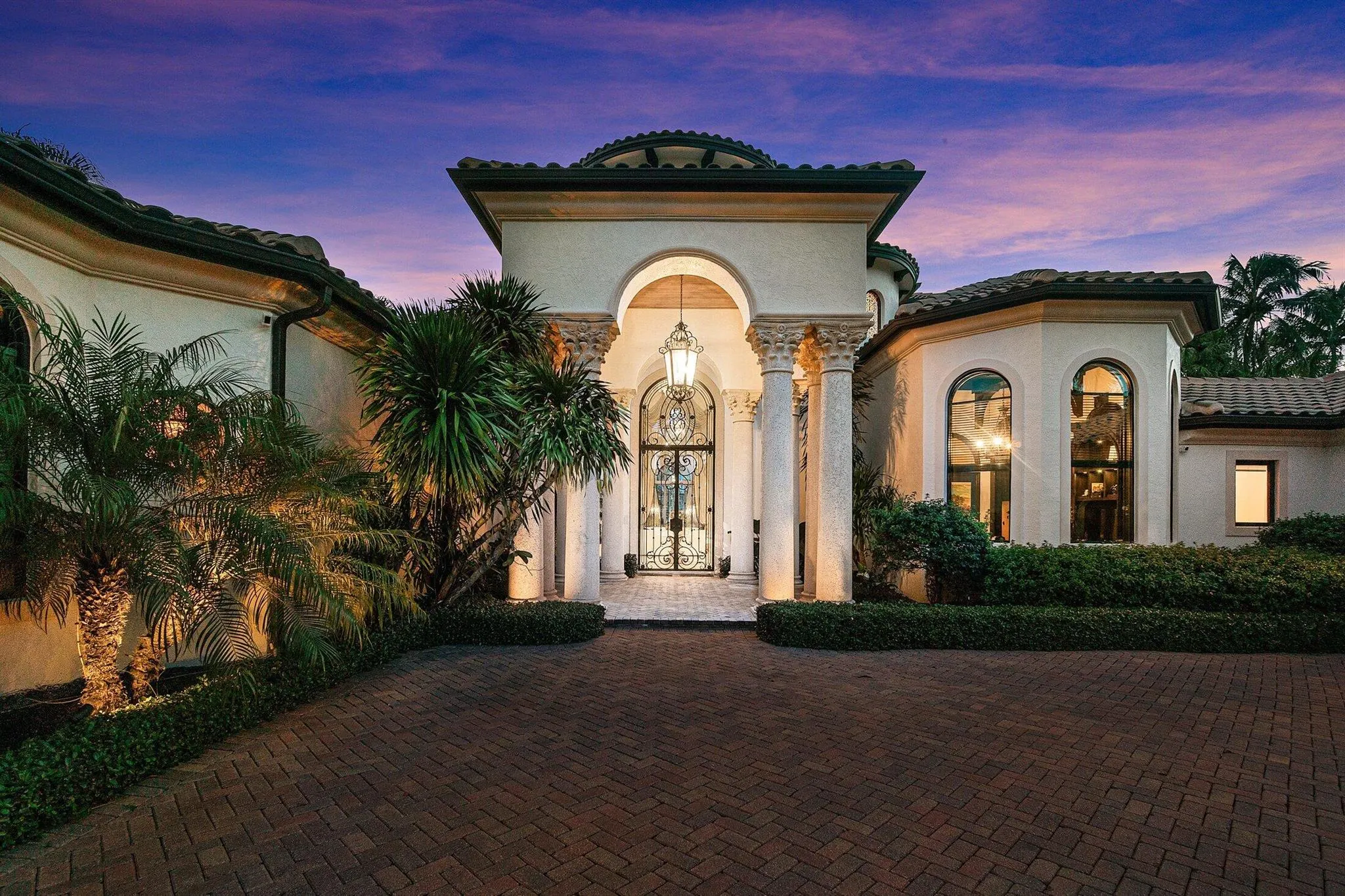 207 Grand Pointe Drive