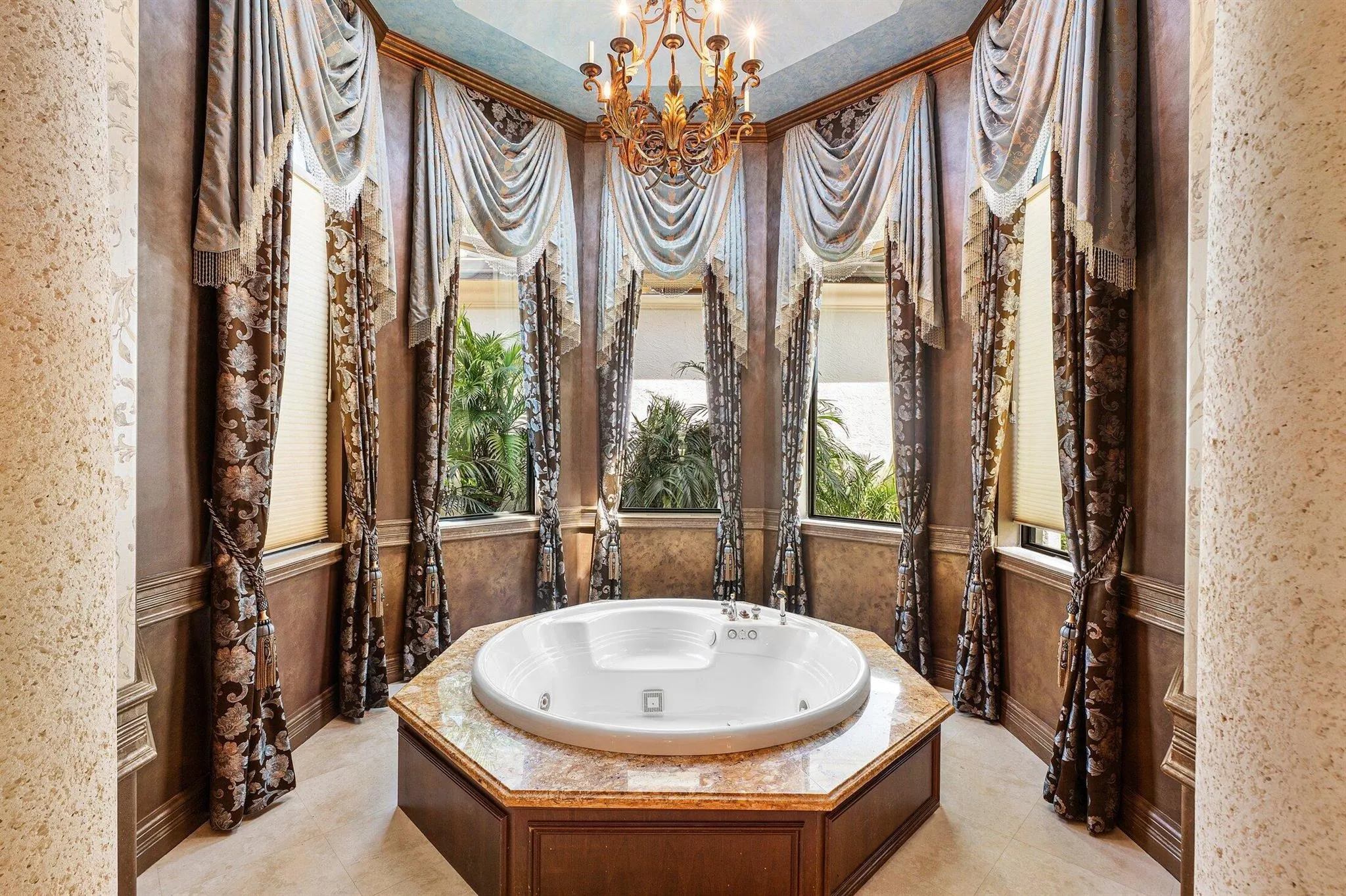 207 Grand Pointe Drive