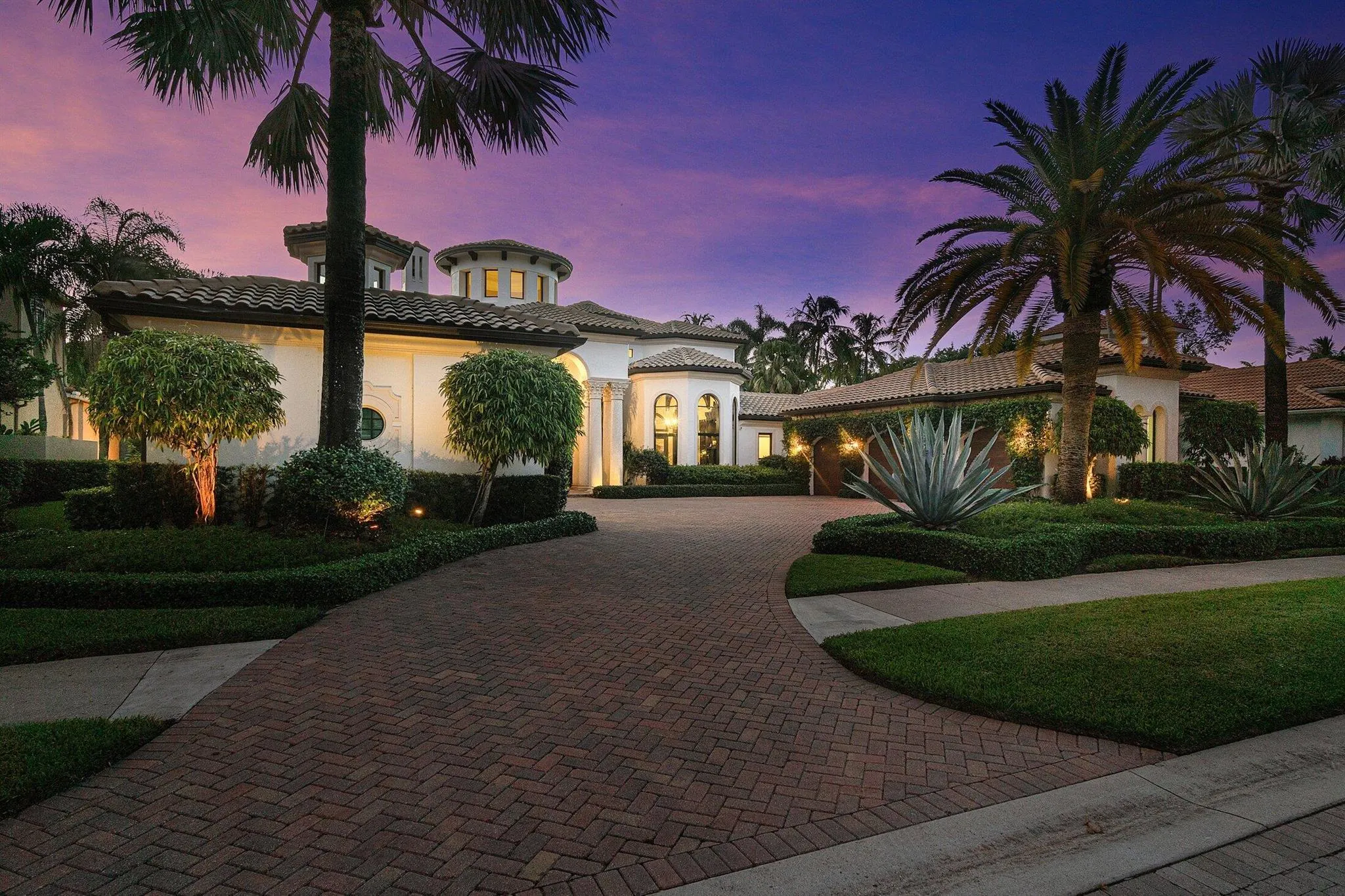 207 Grand Pointe Drive