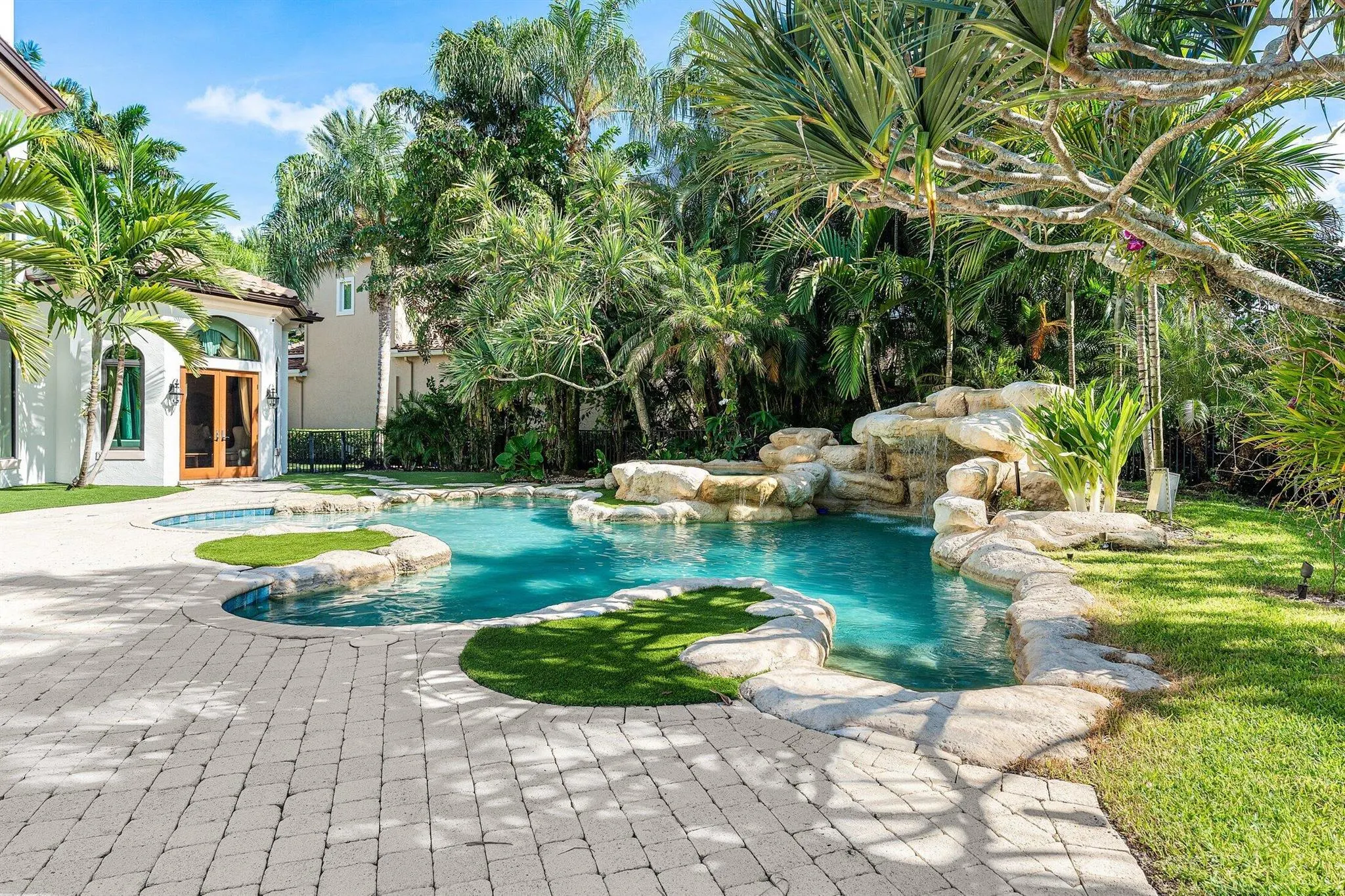 207 Grand Pointe Drive