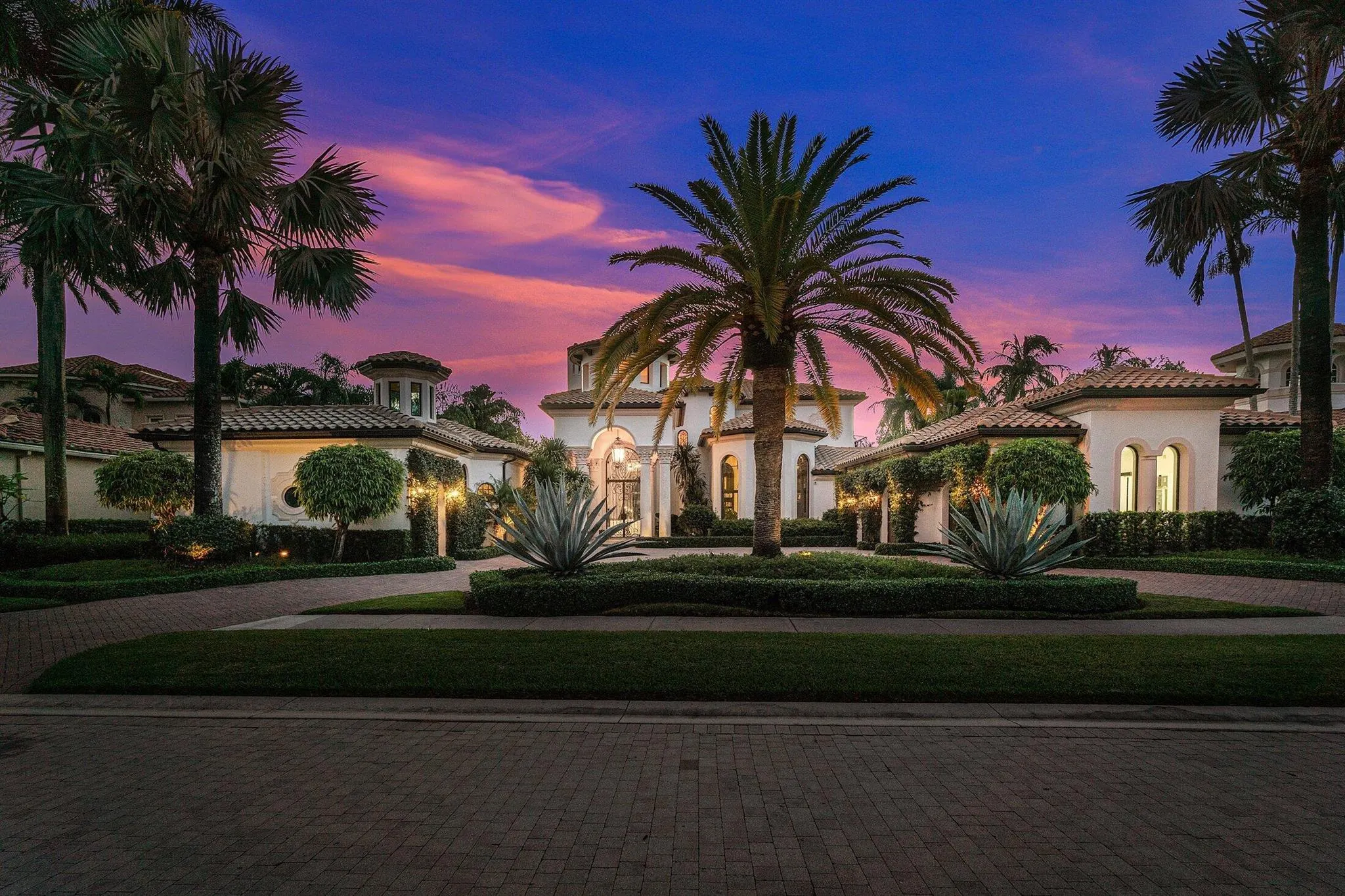 207 Grand Pointe Drive