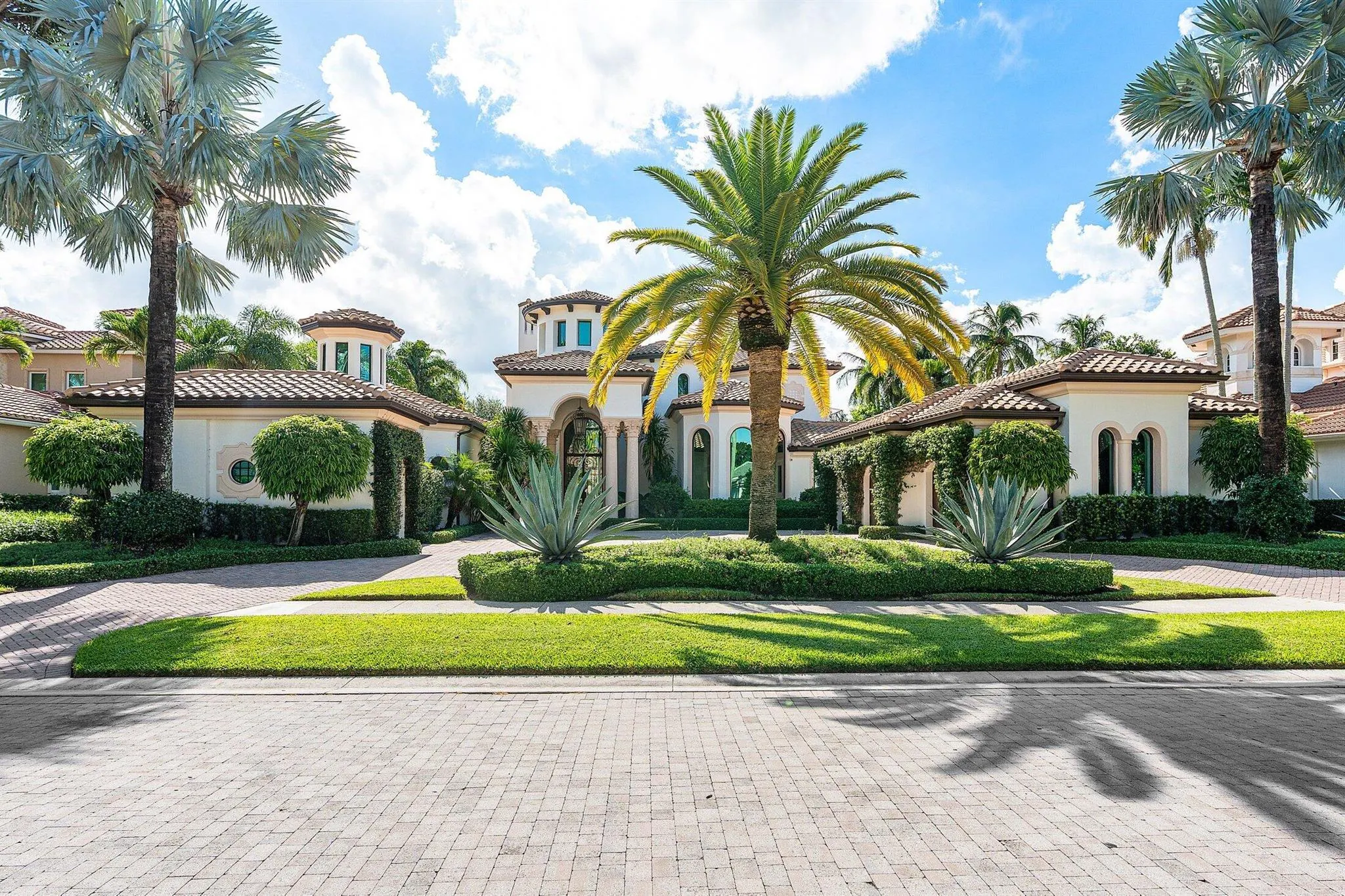 207 Grand Pointe Drive
