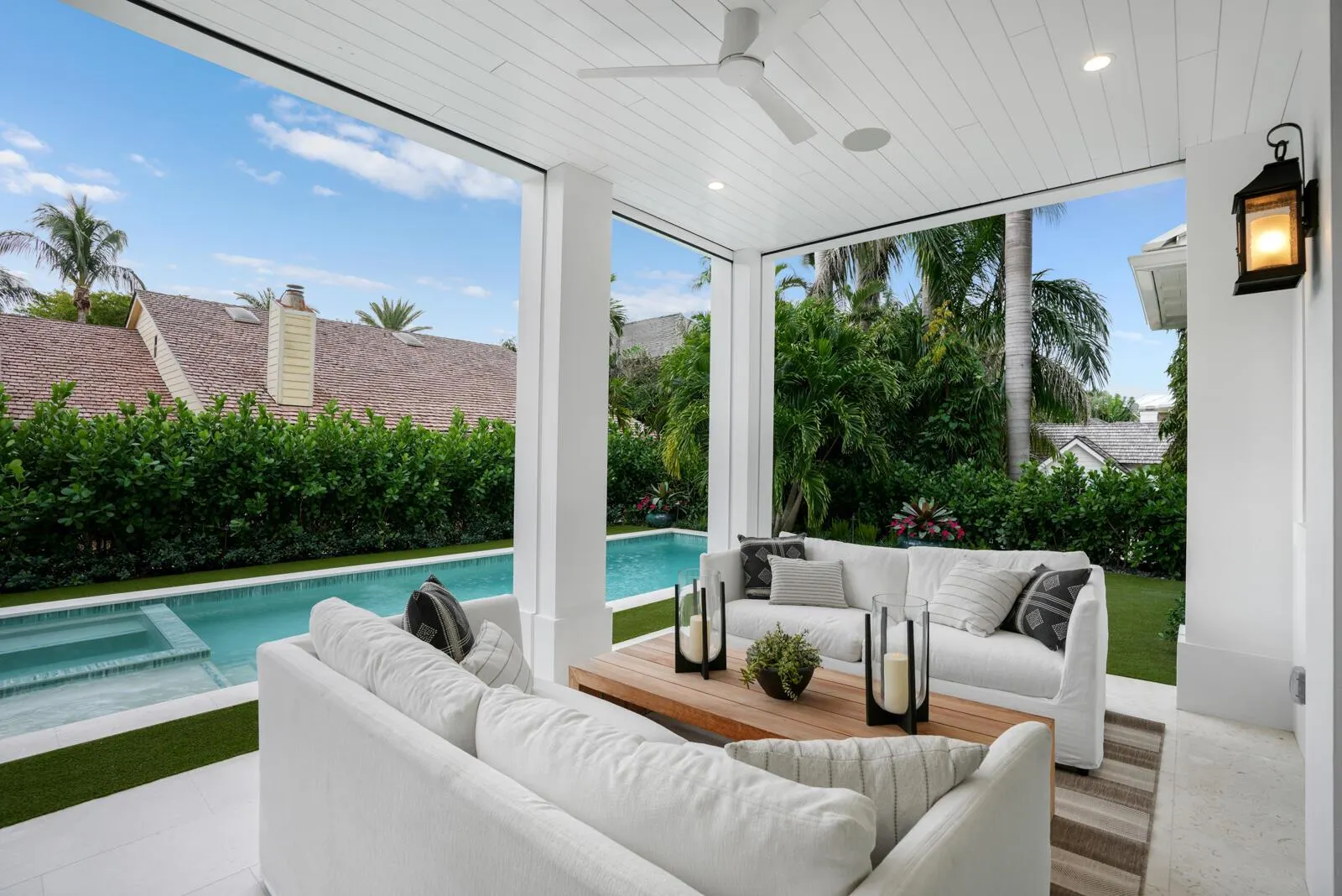 1114 Vista Del Mar Drive N