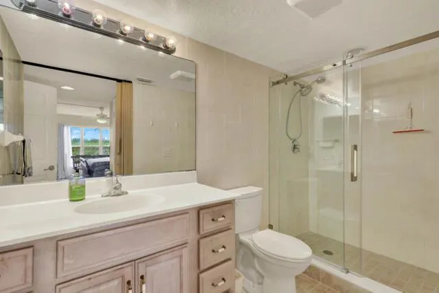 10200 S Ocean Drive, #104