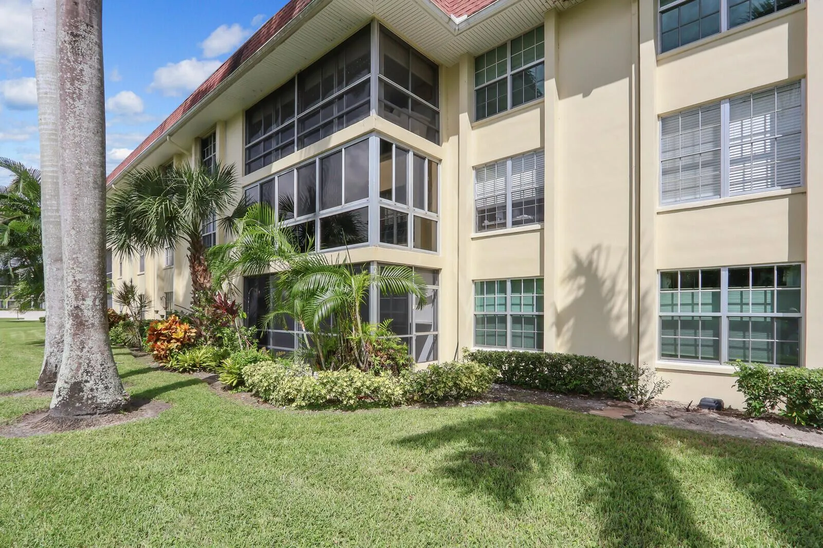 5540 Tamberlane Circle, #118