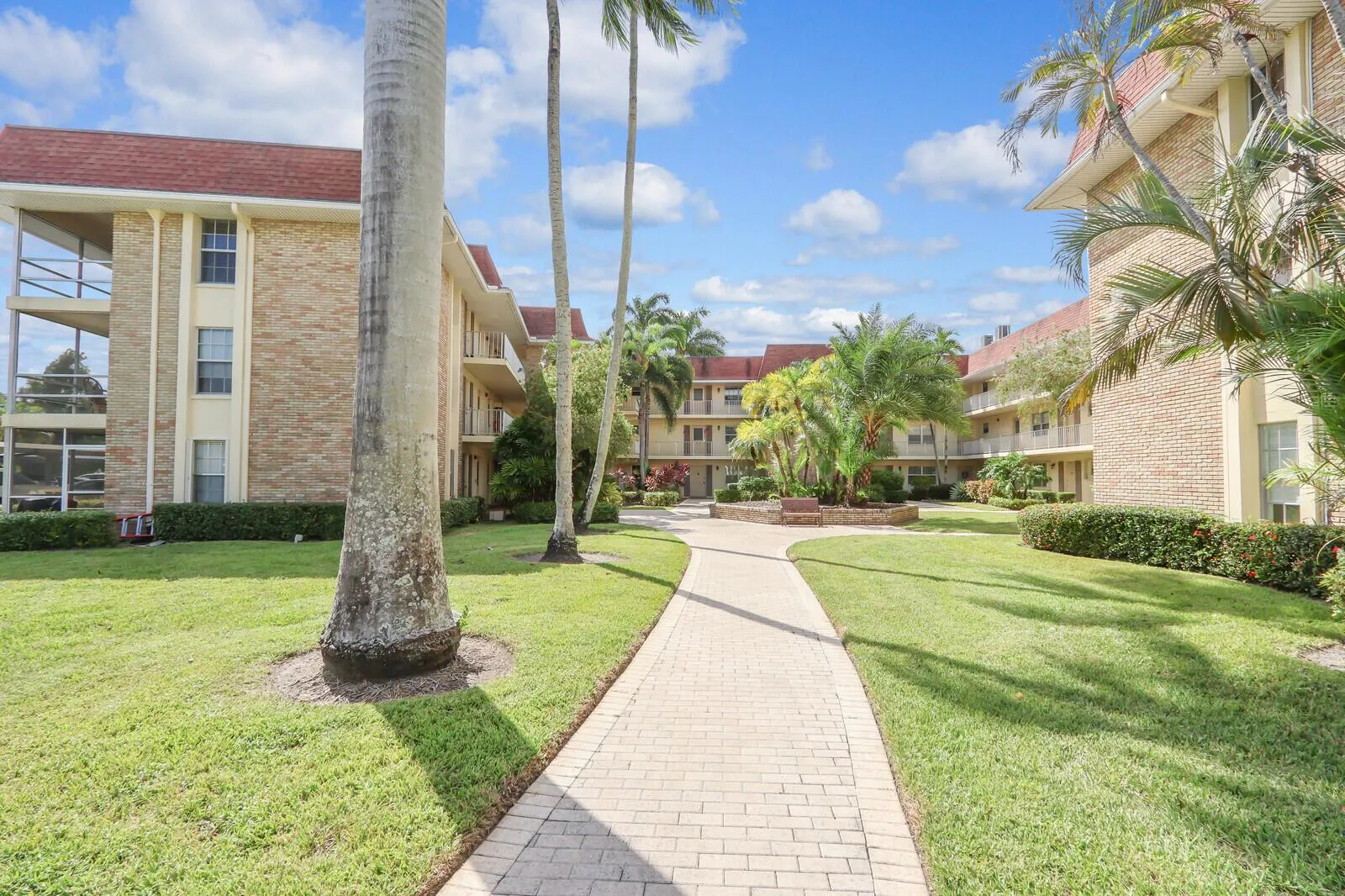 5540 Tamberlane Circle, #118