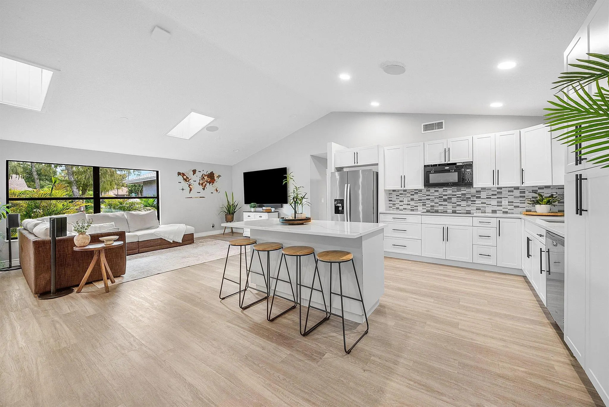 1252 Raintree Lane