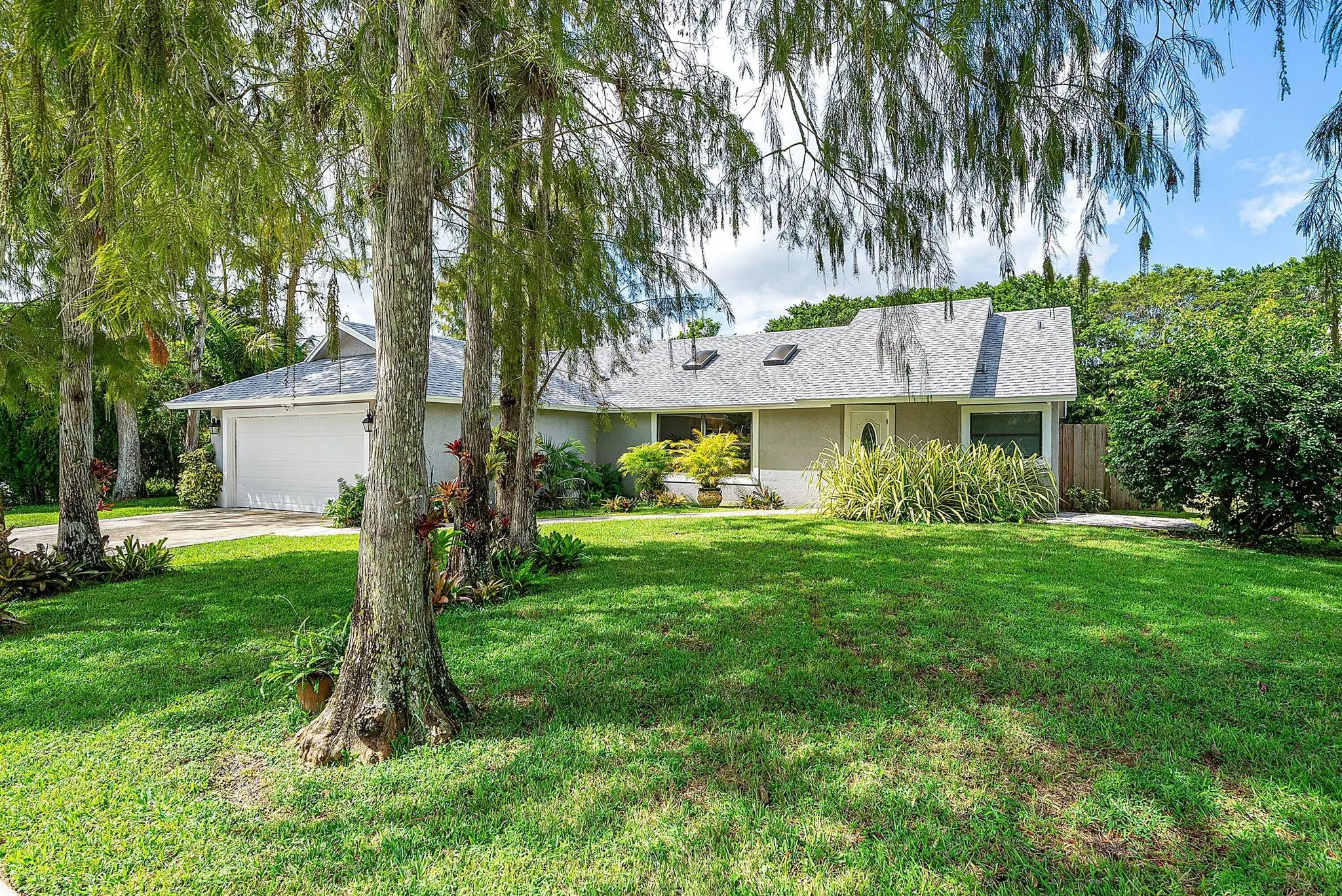 1252 Raintree Lane
