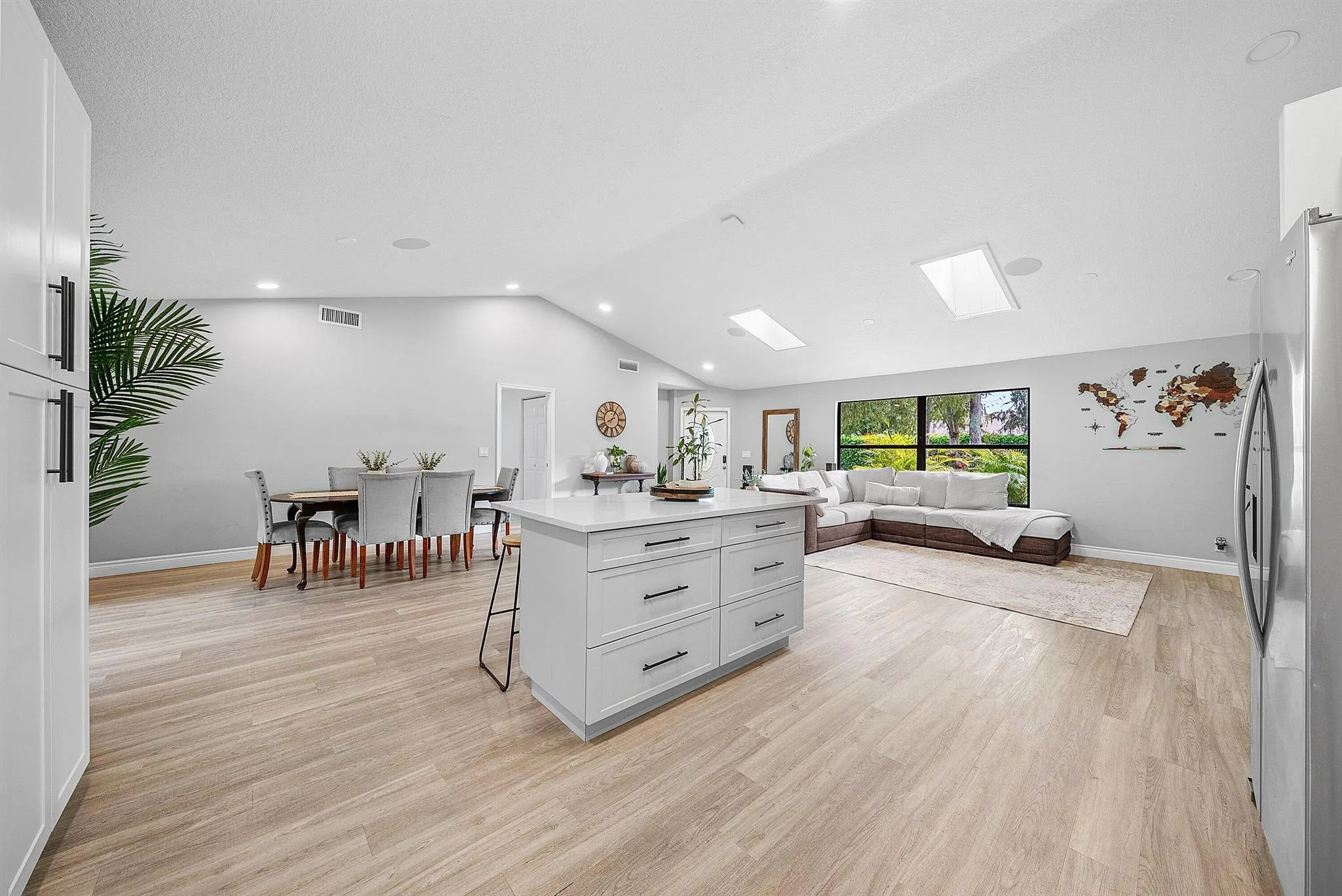 1252 Raintree Lane