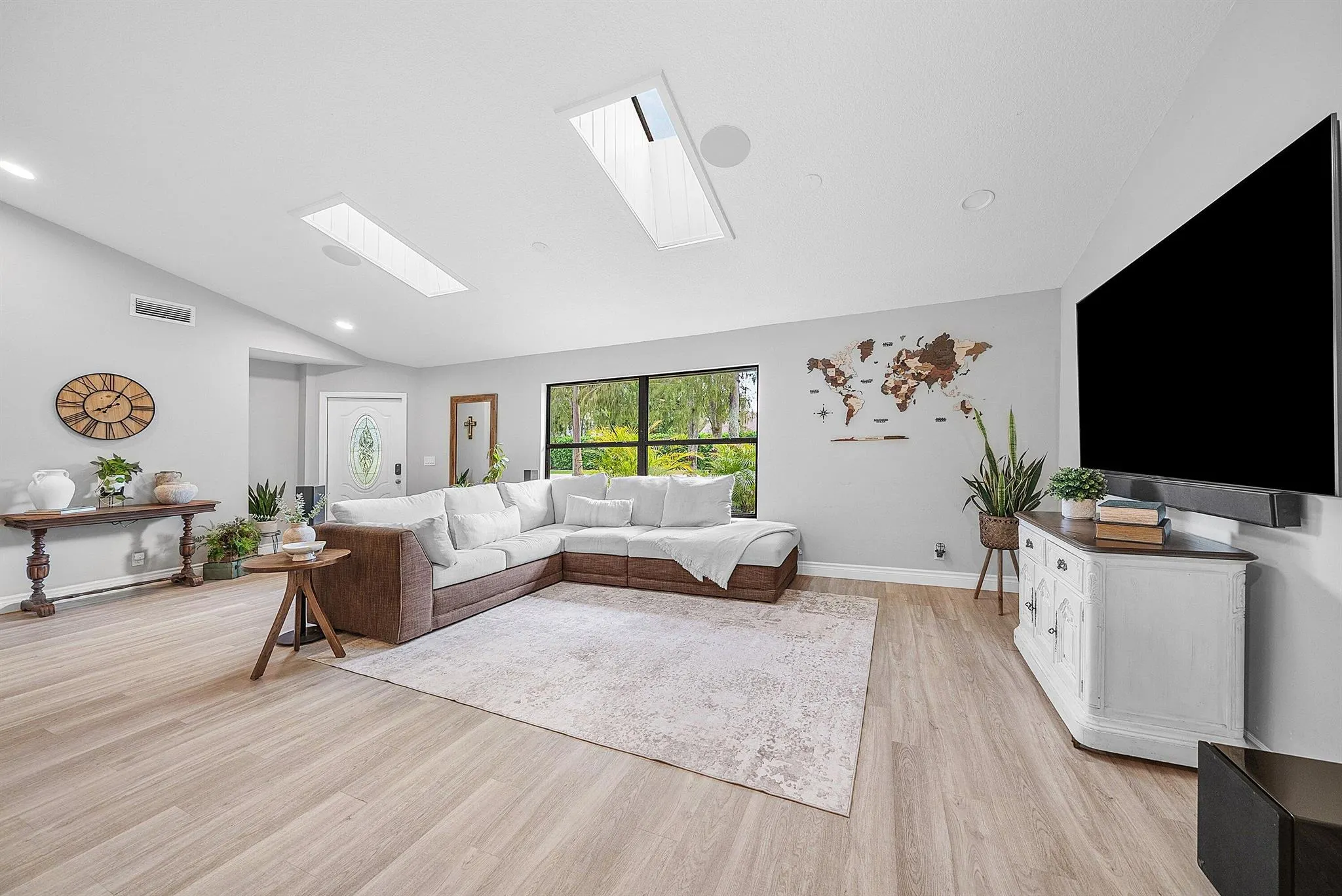 1252 Raintree Lane