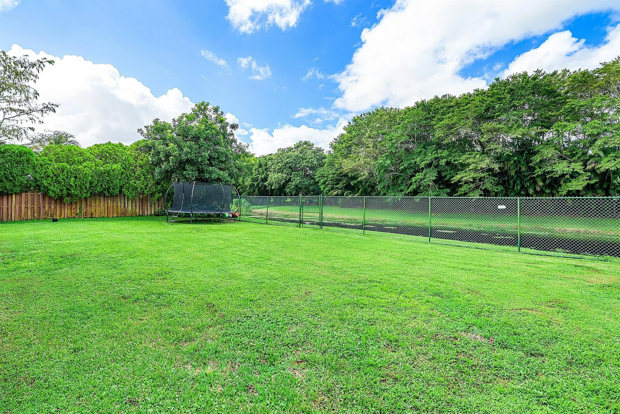 1252 Raintree Lane