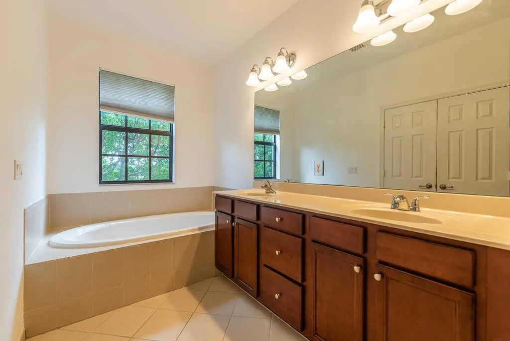 10283 Wellington Parc Drive
