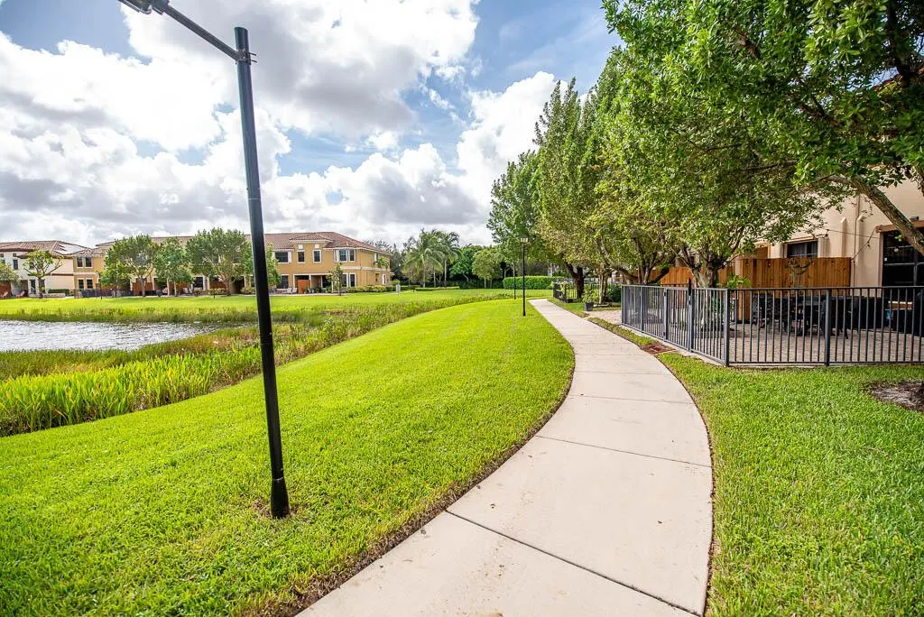 10283 Wellington Parc Drive
