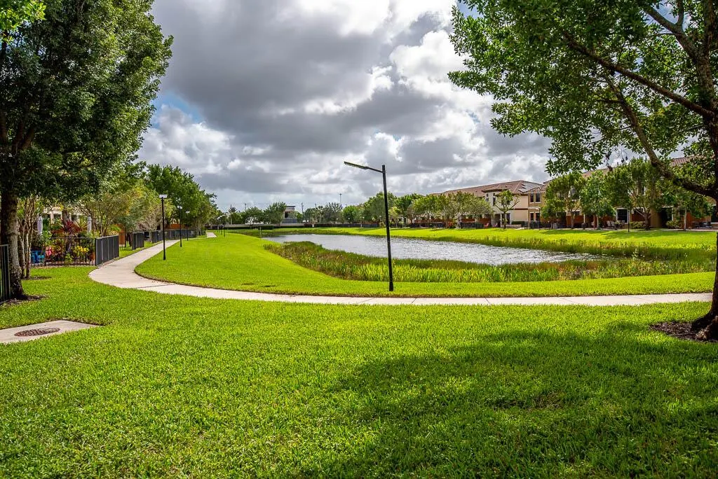 10283 Wellington Parc Drive