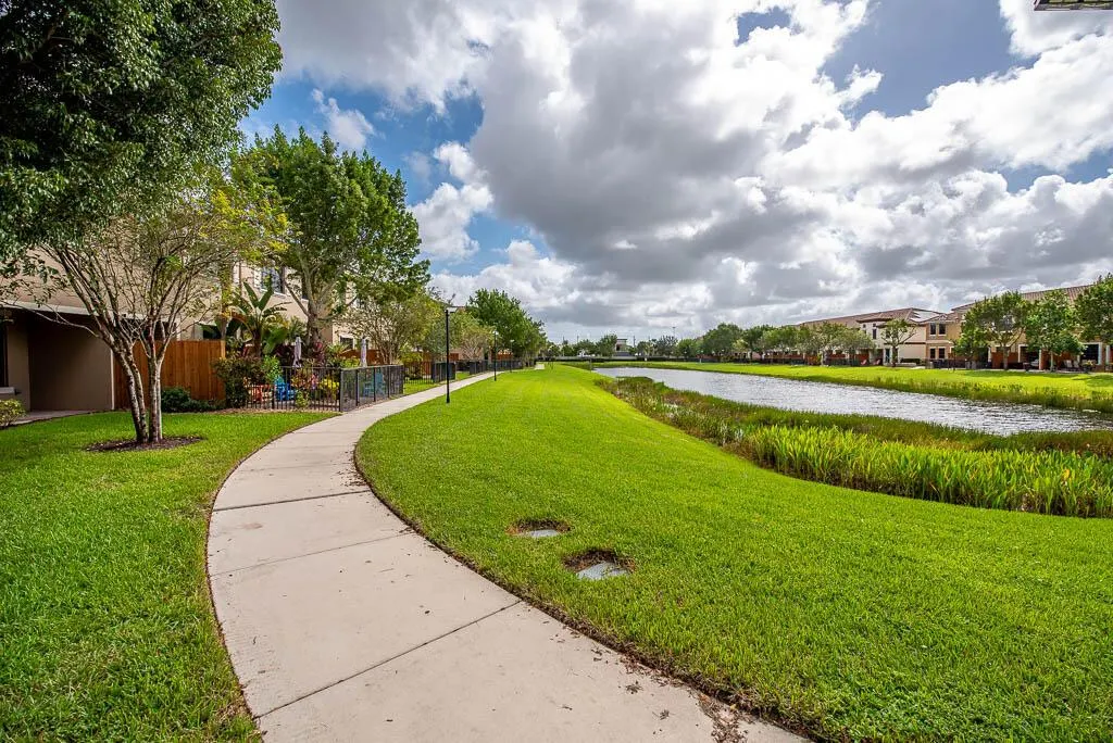 10283 Wellington Parc Drive