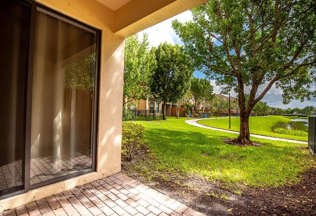 10283 Wellington Parc Drive