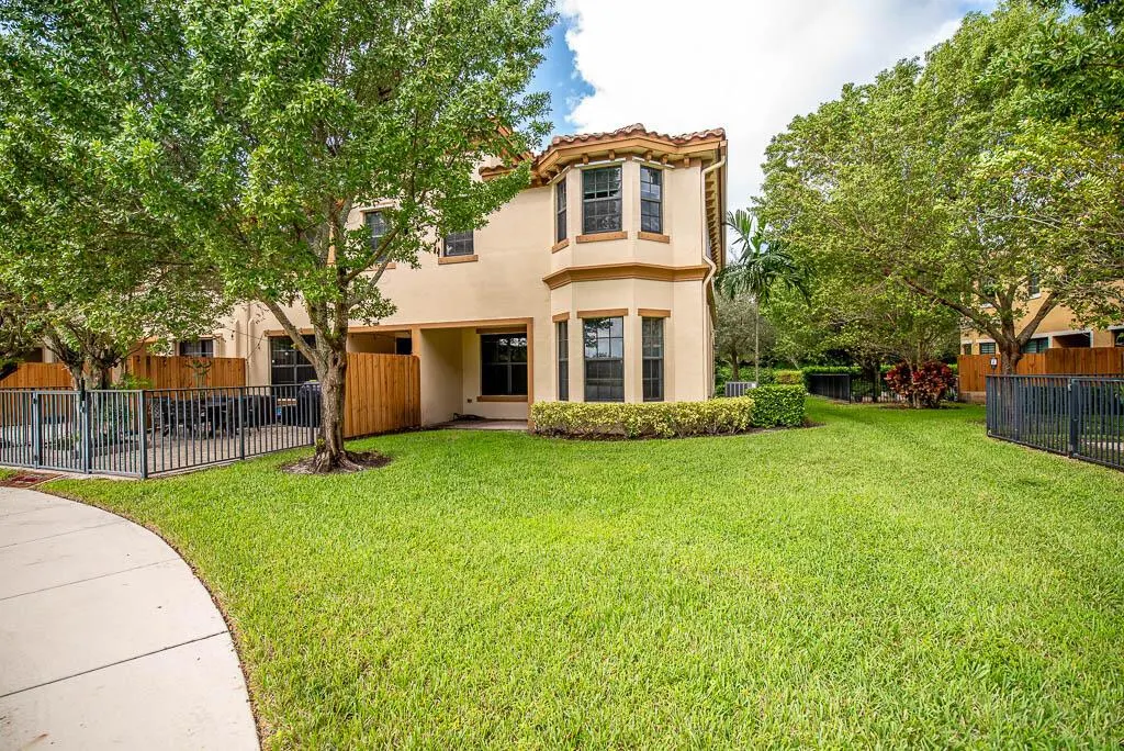 10283 Wellington Parc Drive
