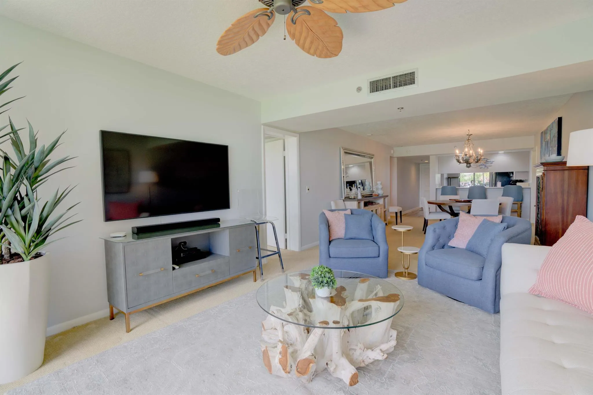 201 S Seas Drive, #102