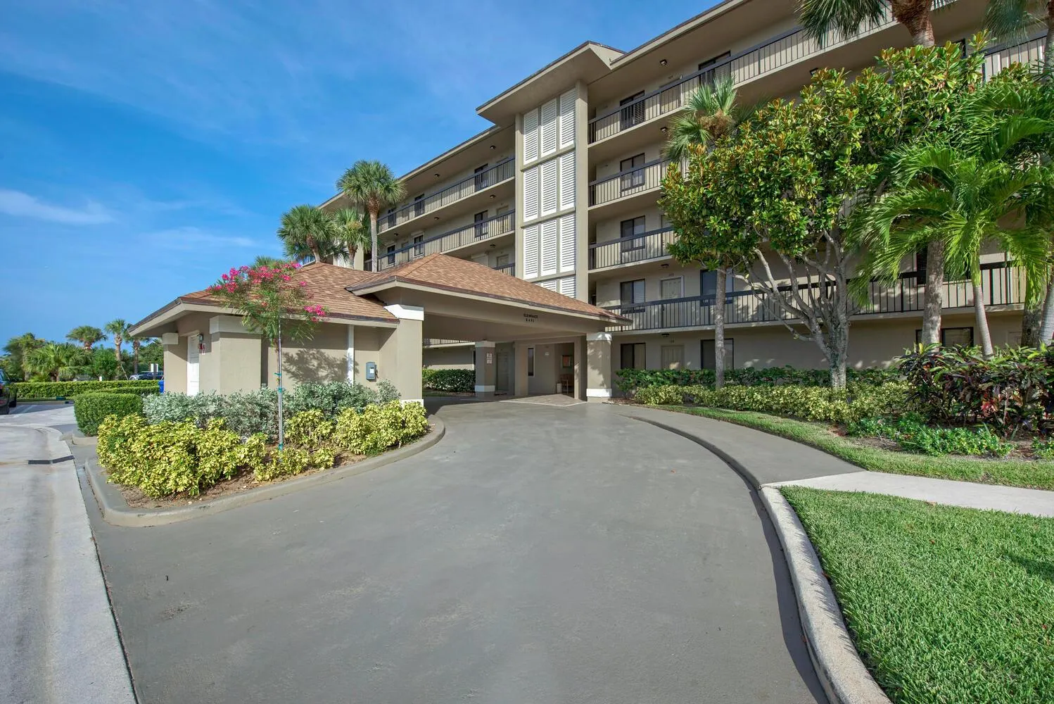 201 S Seas Drive, #102