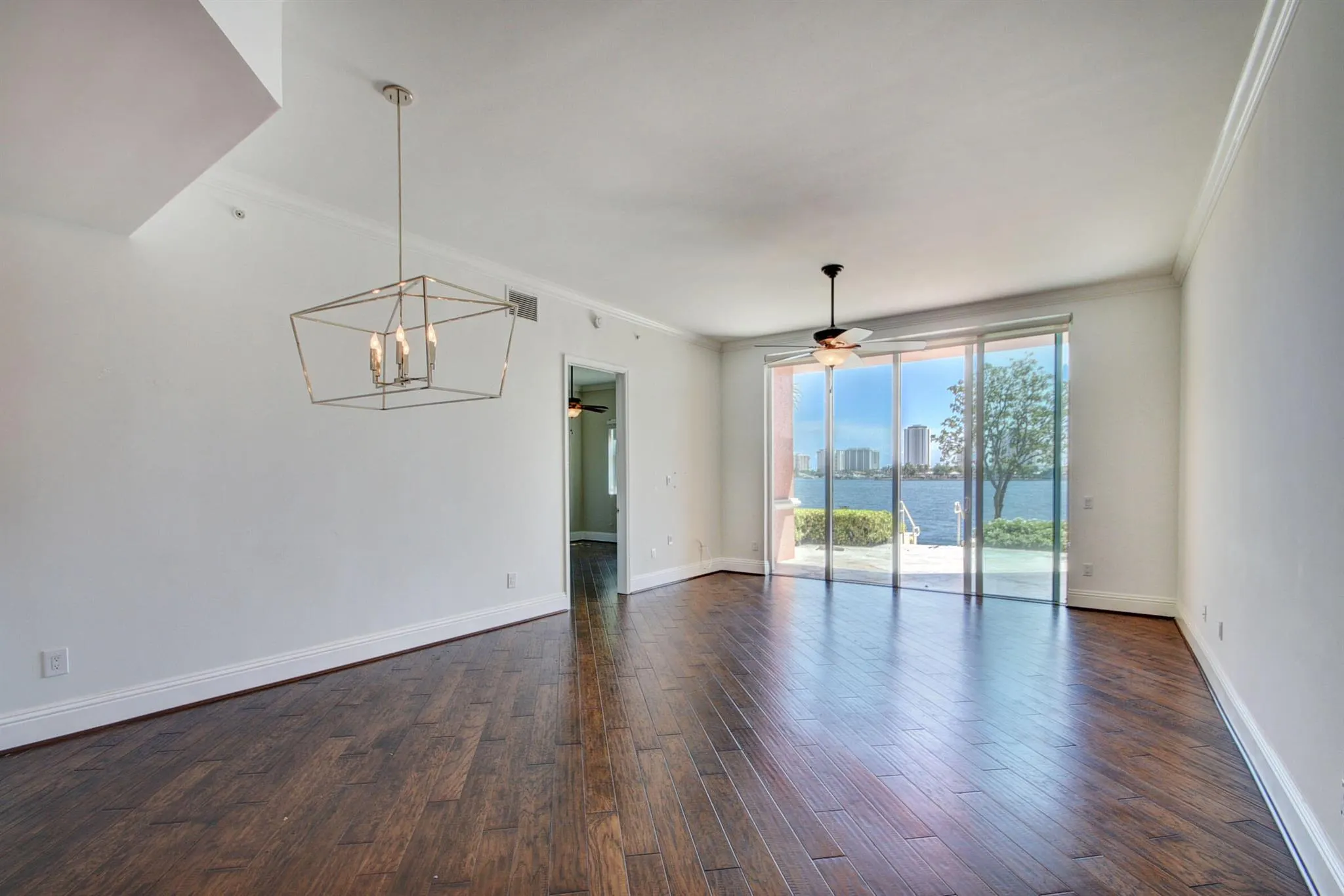 2640 Lake Shore Drive, #115