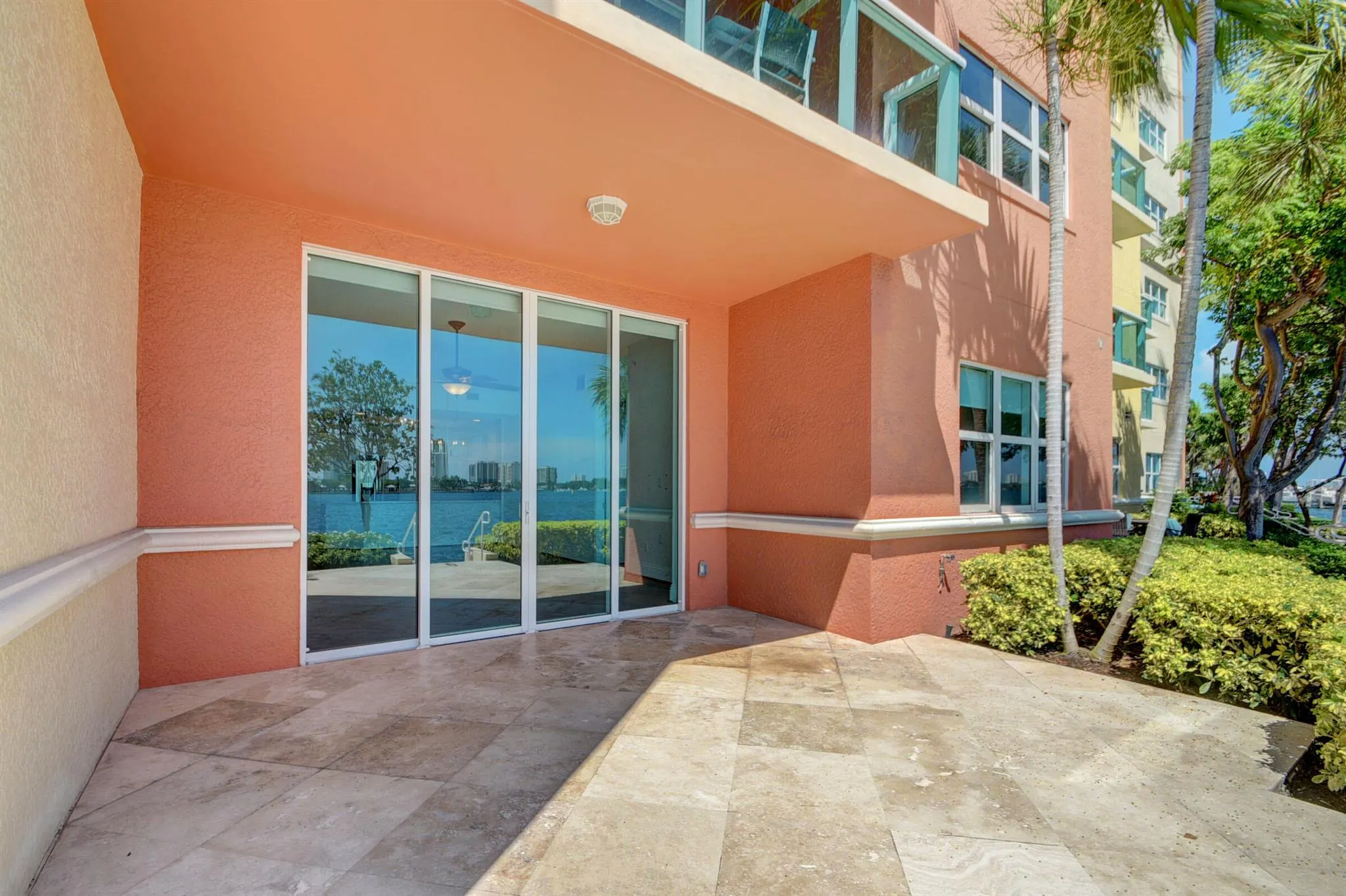 2640 Lake Shore Drive, #115