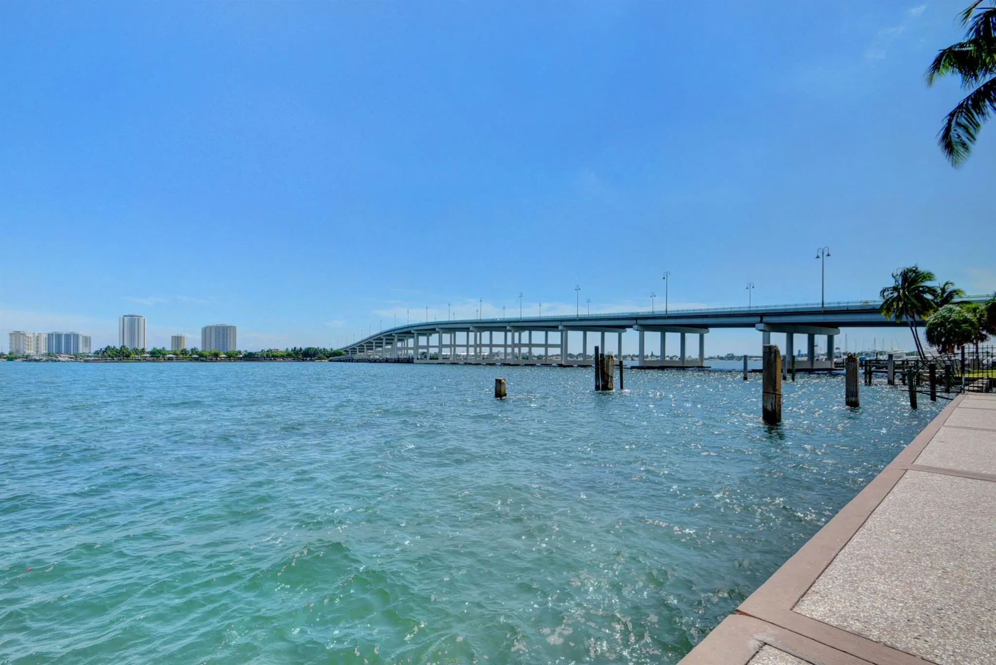 2640 Lake Shore Drive, #115