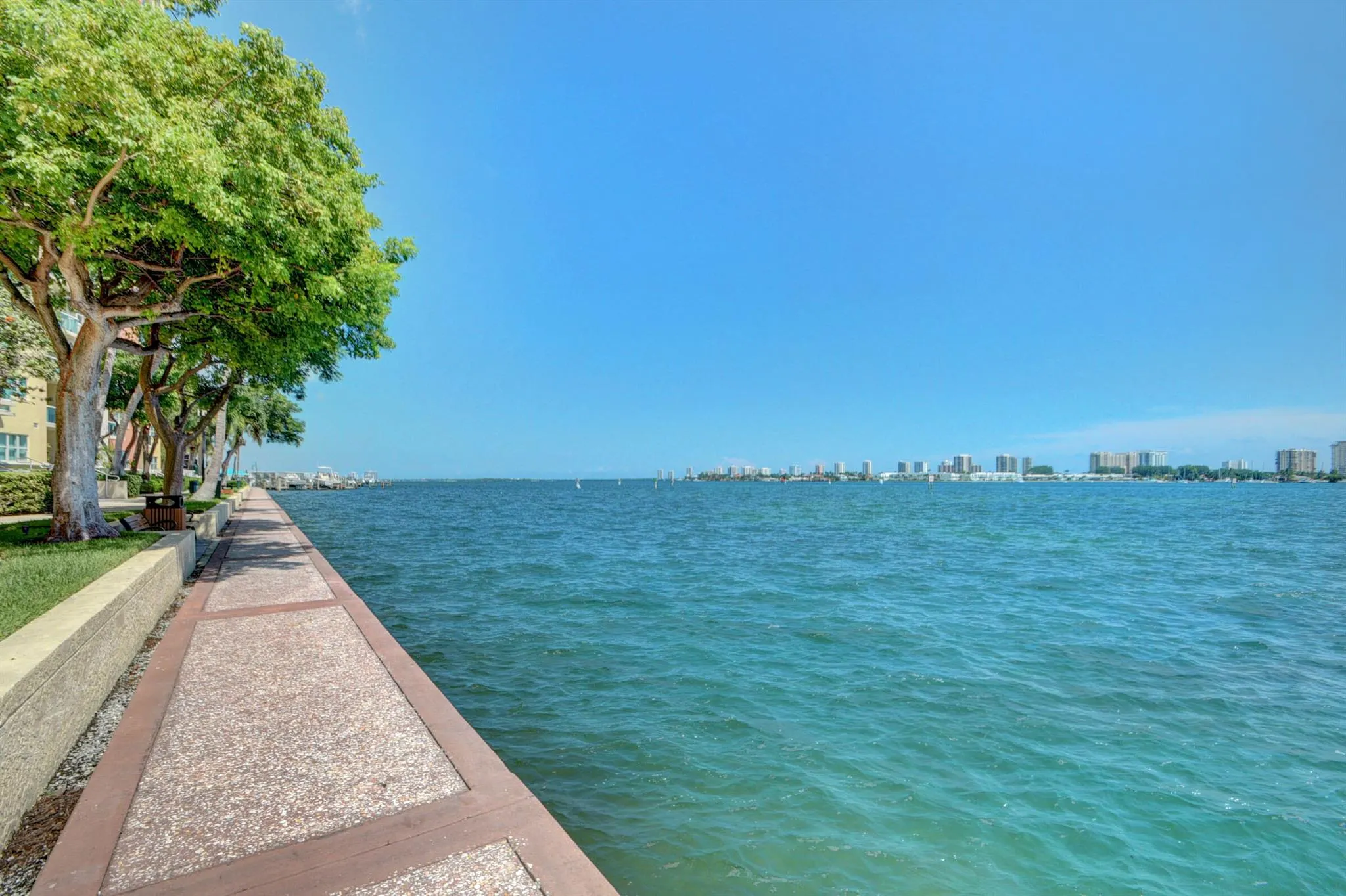 2640 Lake Shore Drive, #115