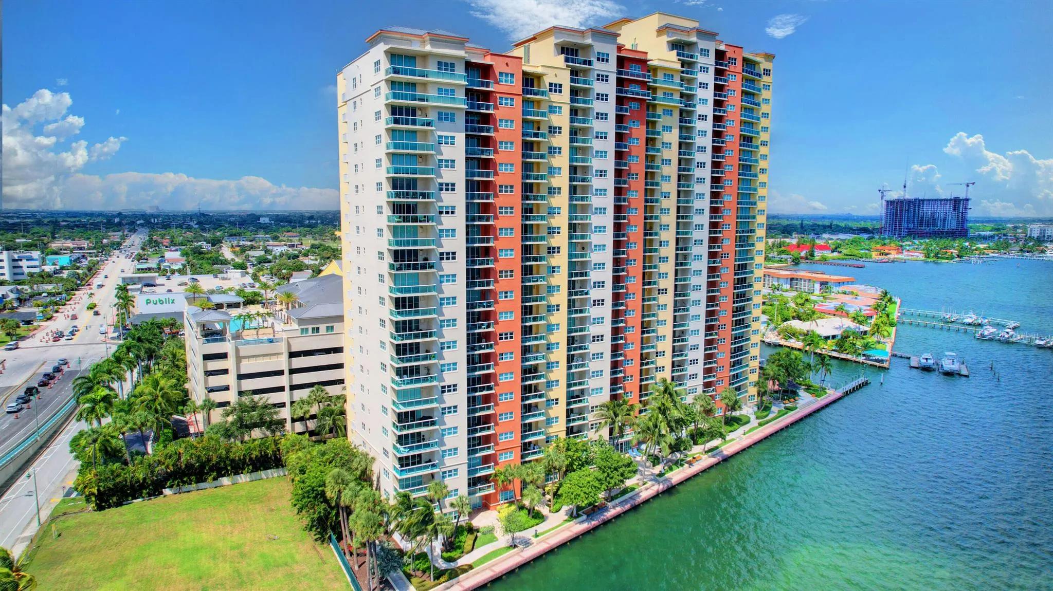 2640 Lake Shore Drive, #115