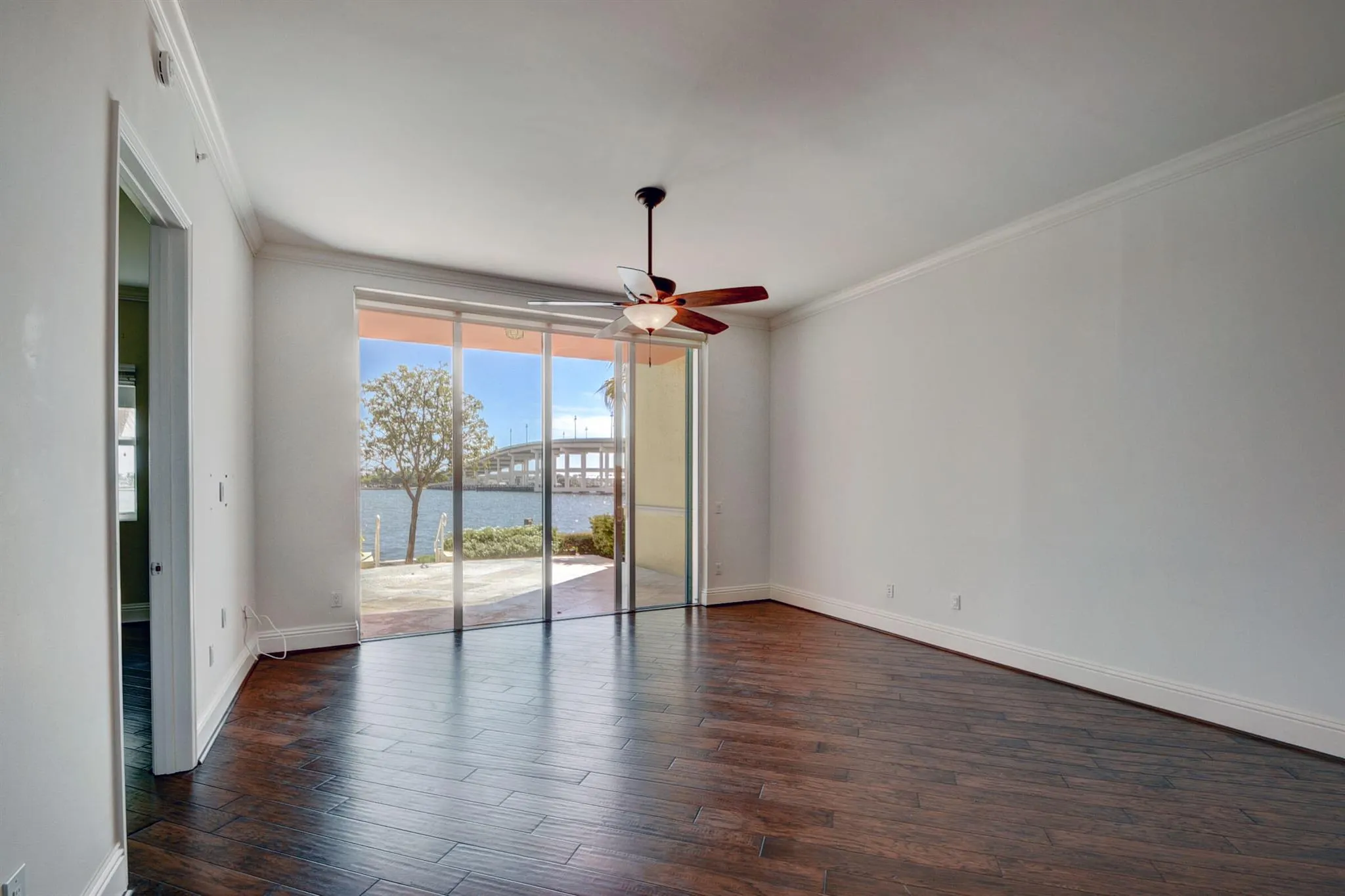 2640 Lake Shore Drive, #115