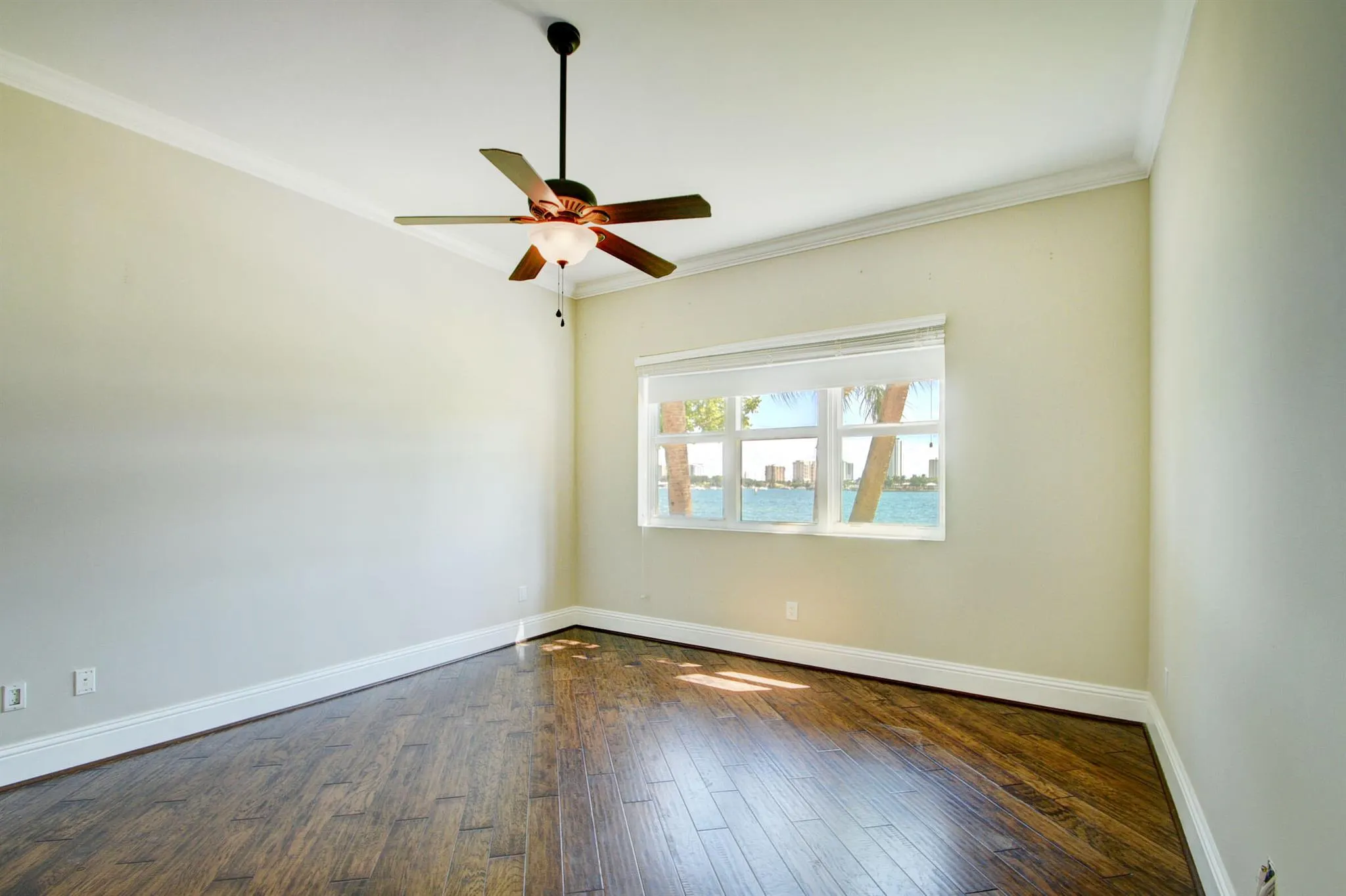 2640 Lake Shore Drive, #115