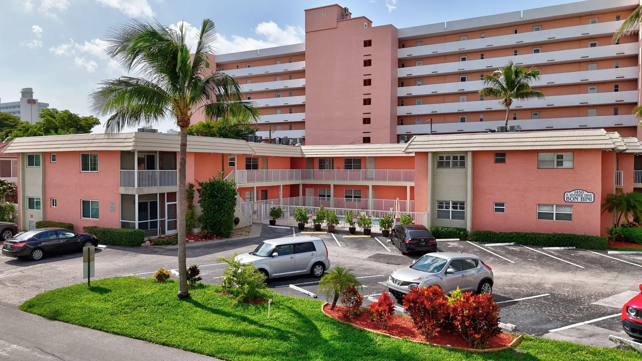 1450 N Riverside Drive, #103