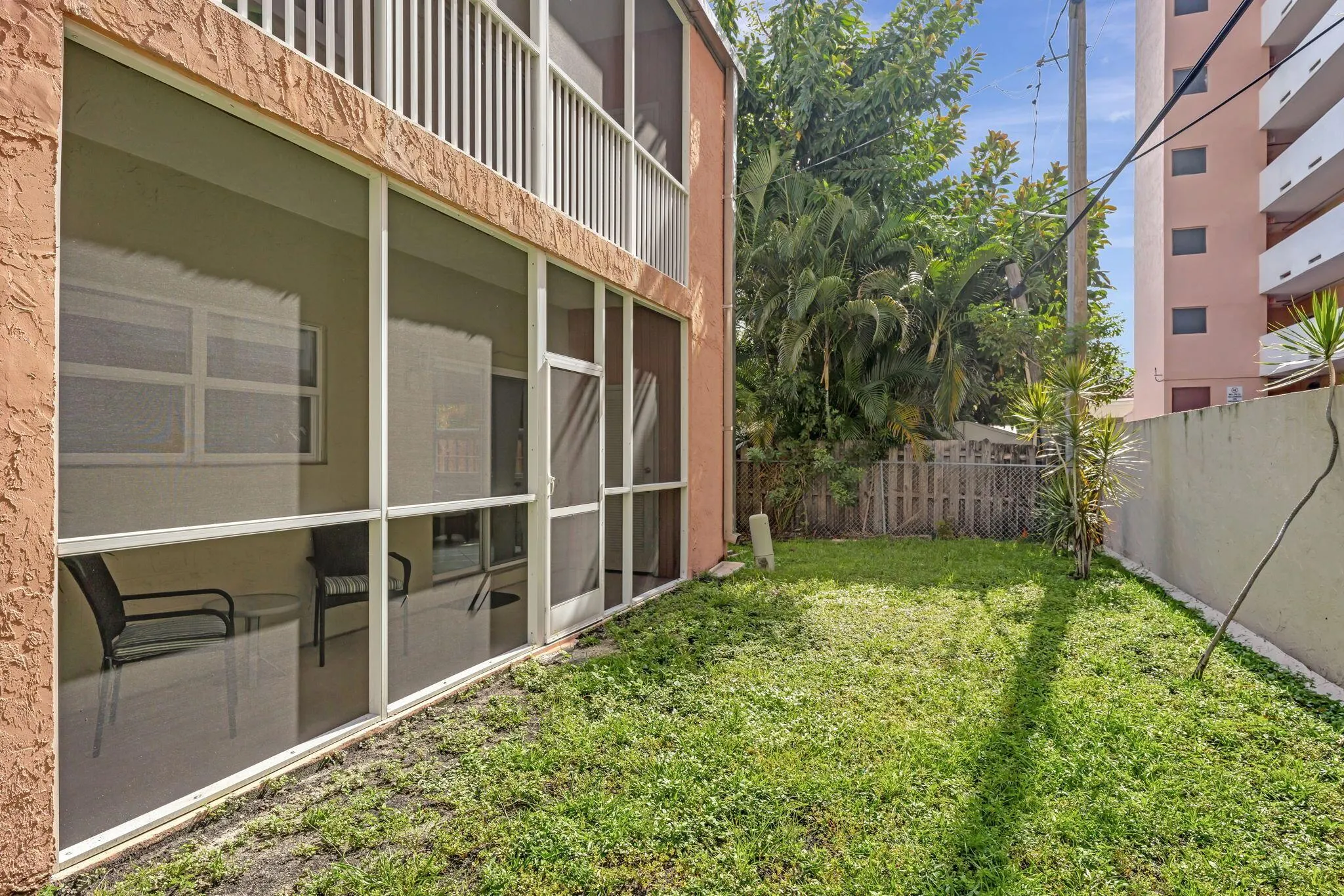 1450 N Riverside Drive, #103