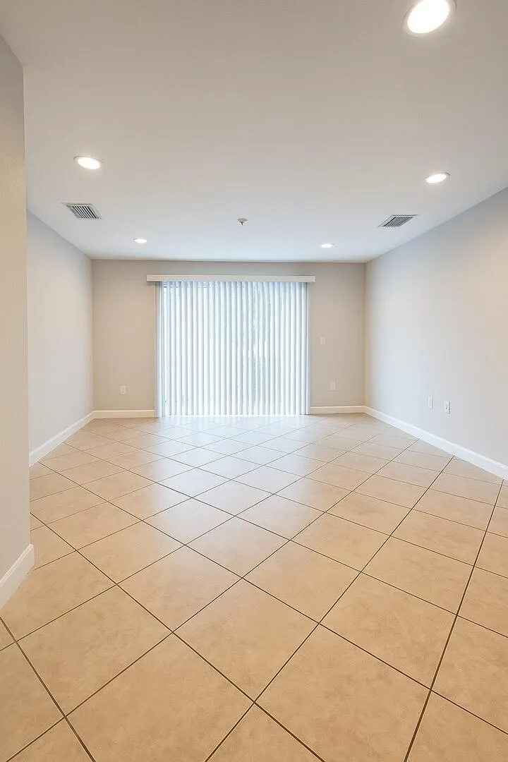 5120 NW 30th Ter
