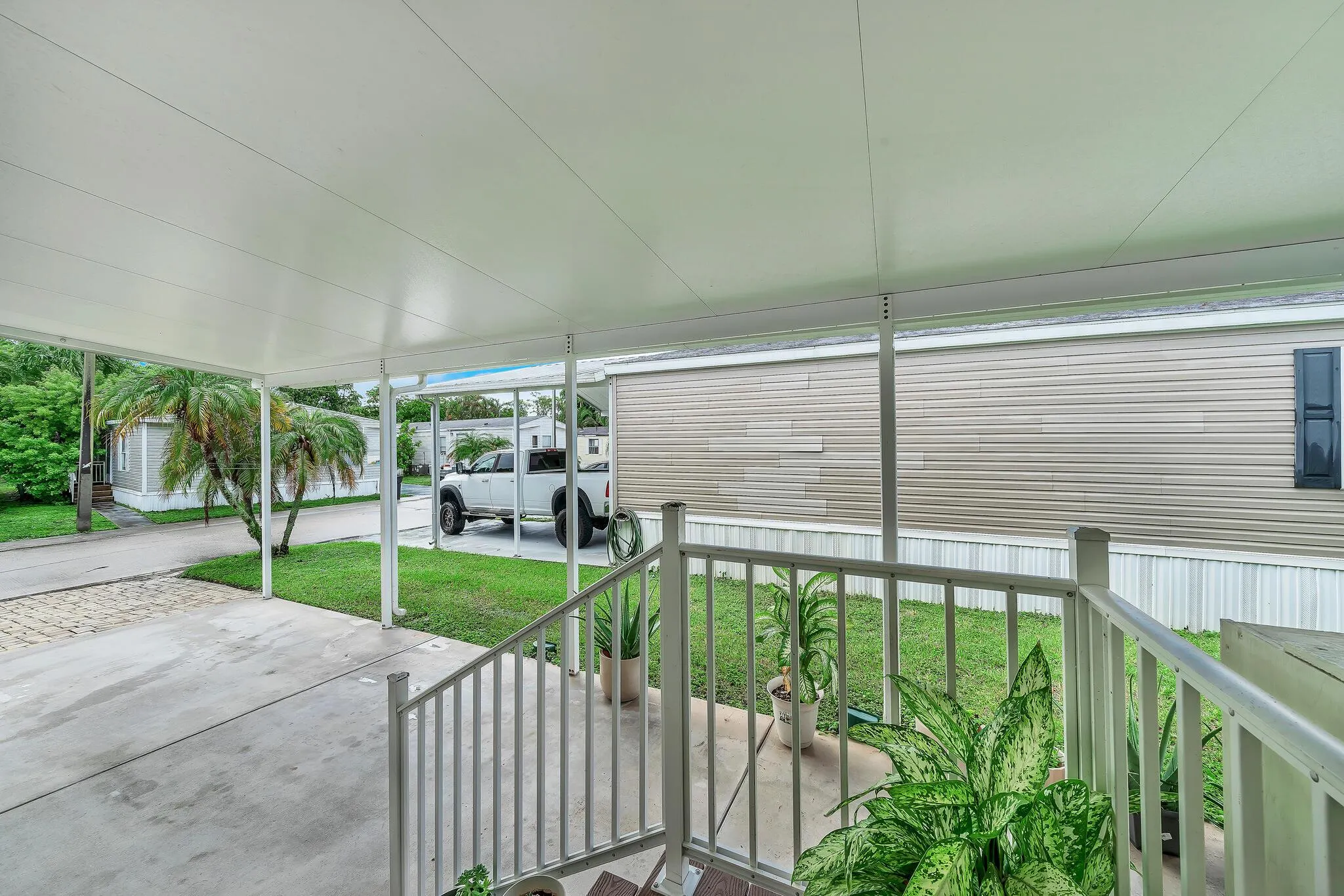 124 Plantation Boulevard